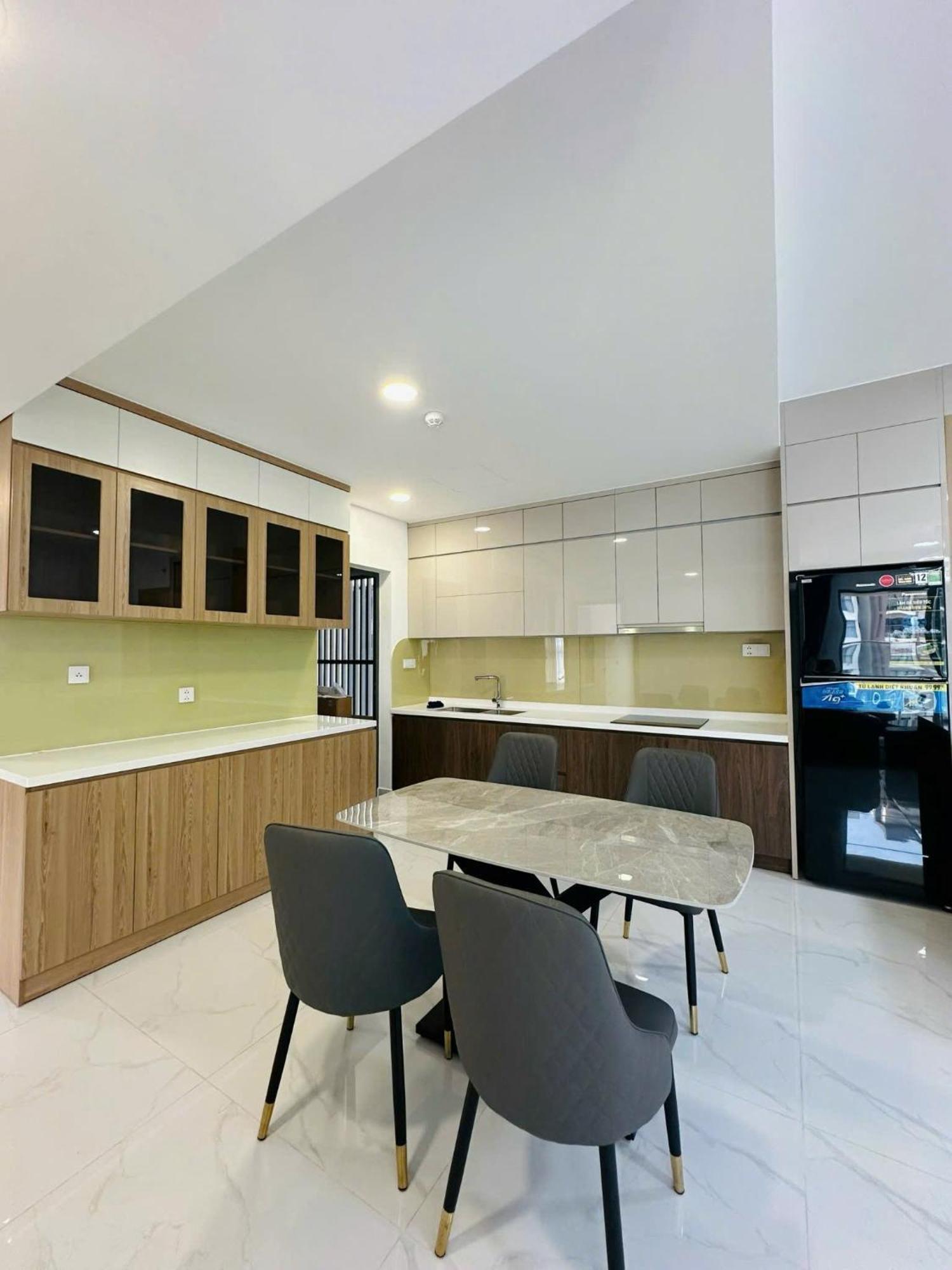 Nha Cua Truc - 3pn Alnata Daimond Celadon Ho Chi Minh City
