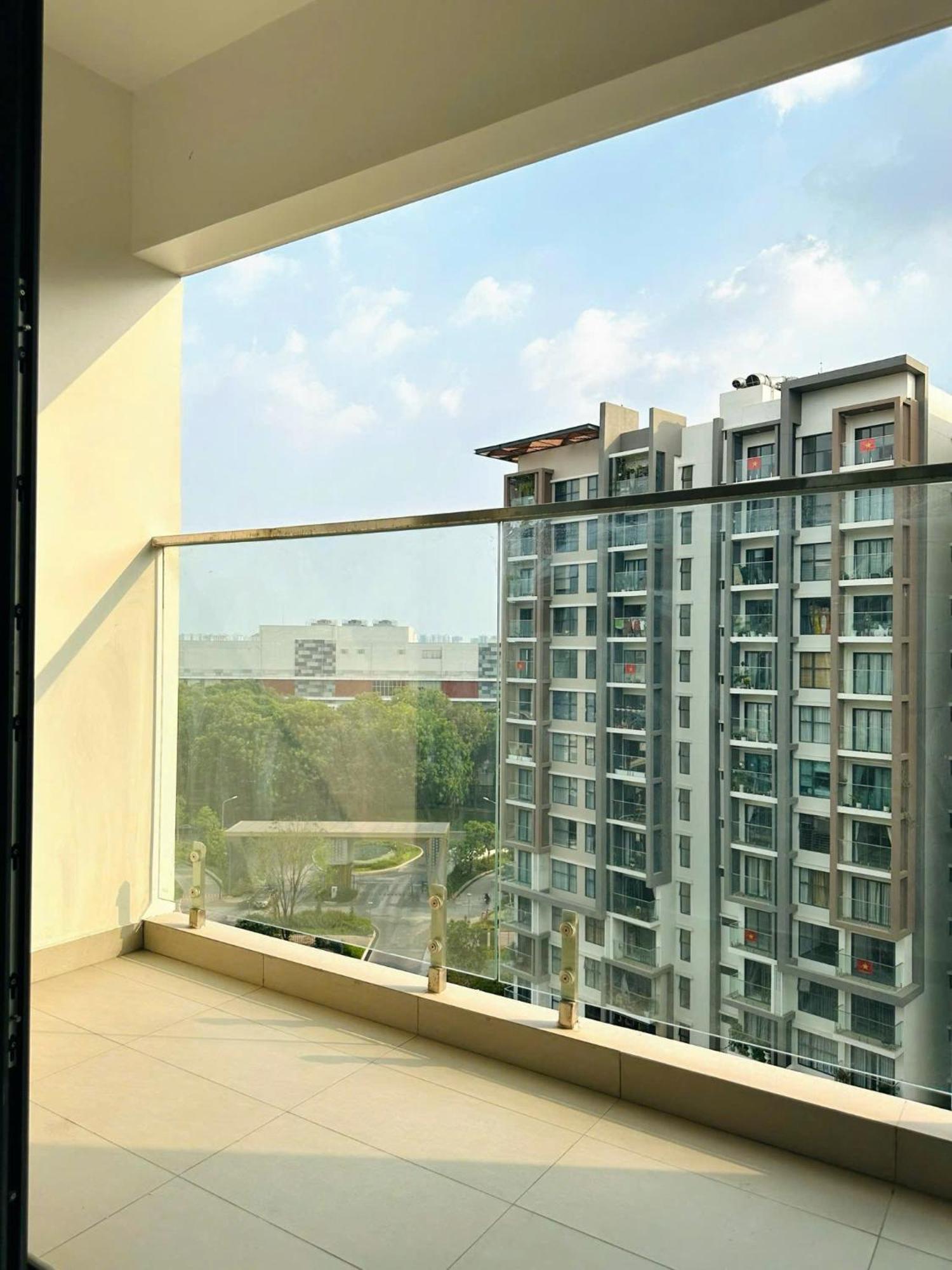 Nha Cua Truc - 3pn Alnata Daimond Celadon Apartment *