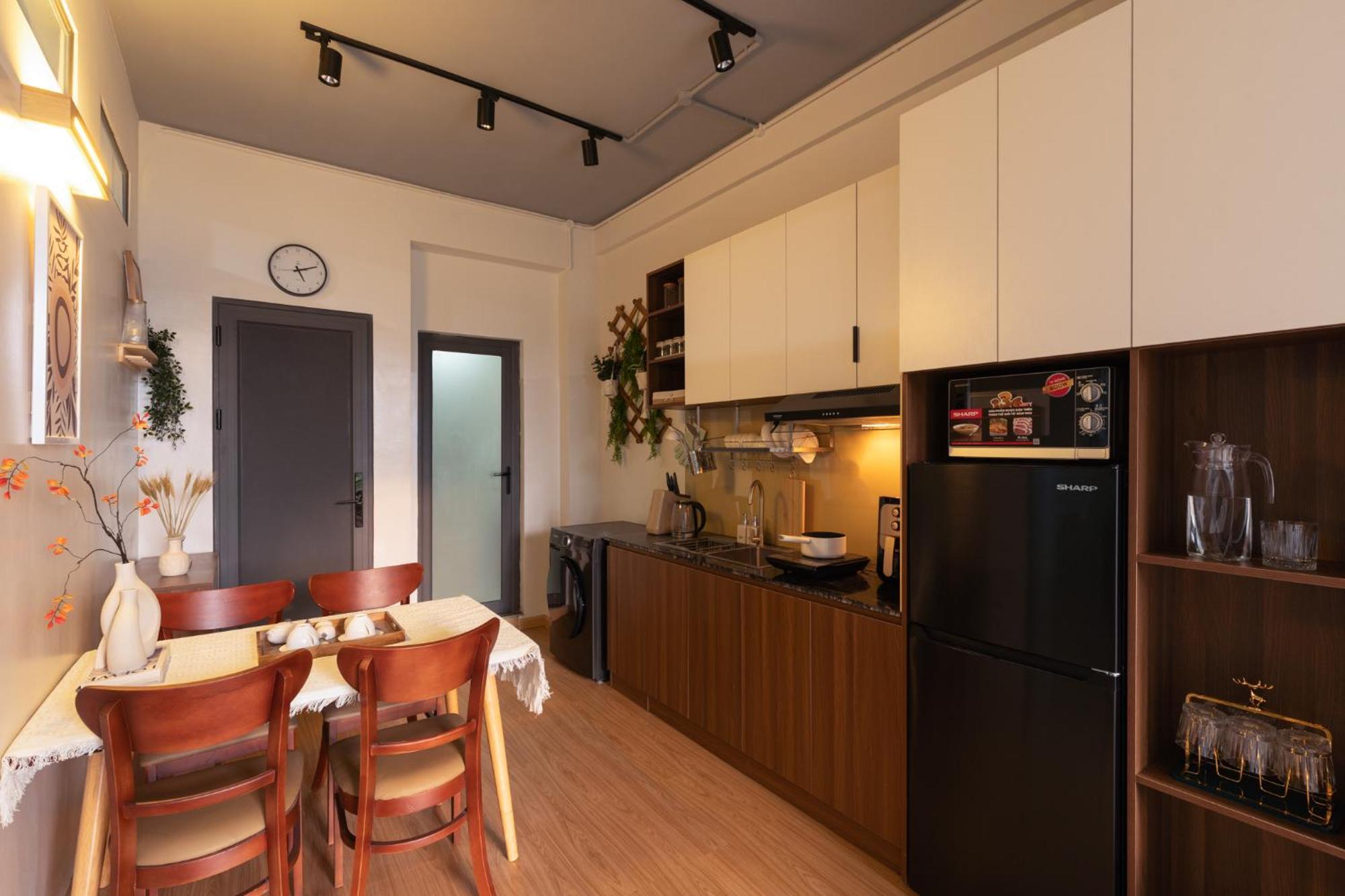Hn Homes - Ho 2 Phong Ngu Day Du Noi That, View Song Duong Hoang Sa, Quan 1 Apartment *
