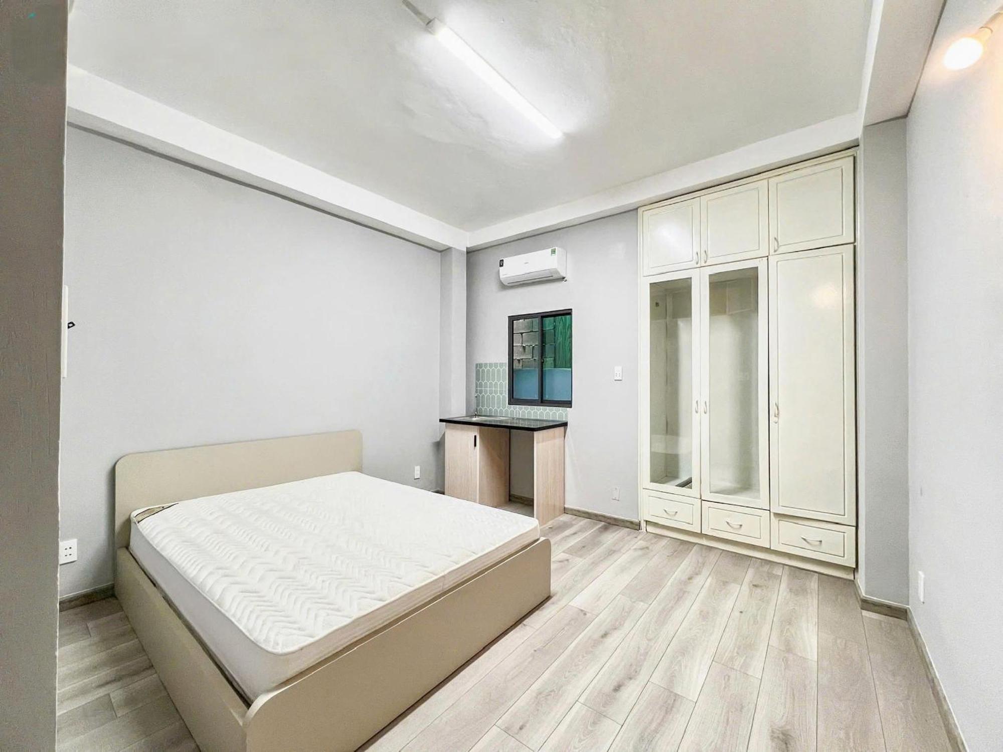 Lux Saigon Manhattan