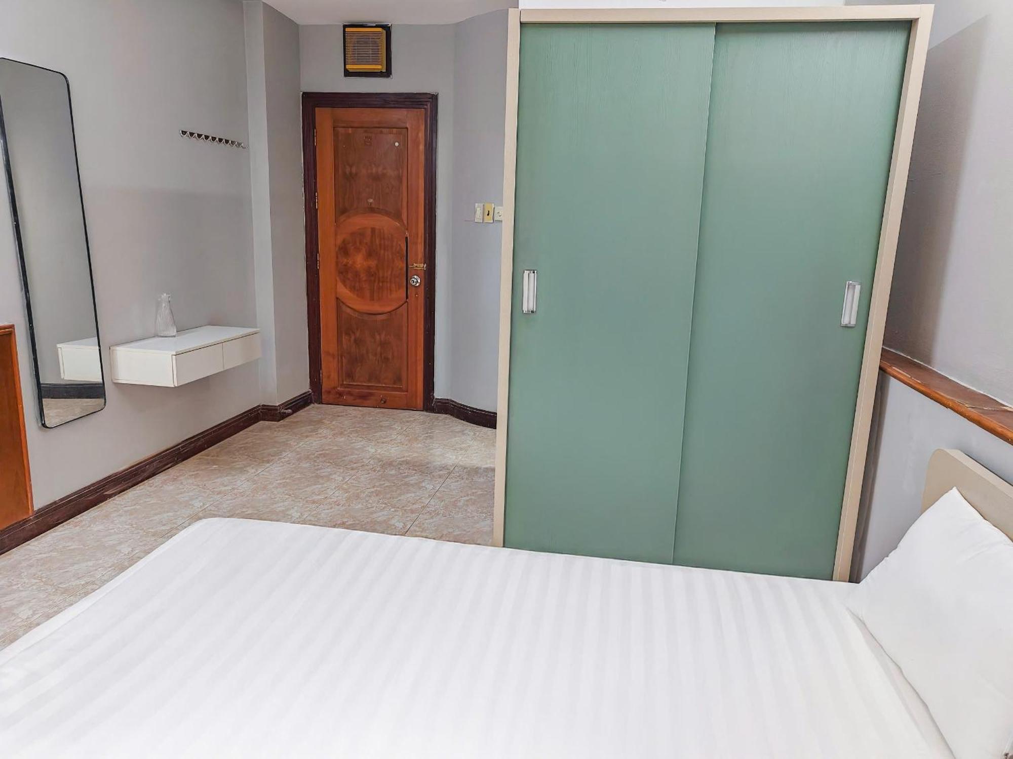 Lux Saigon Center Homestay *