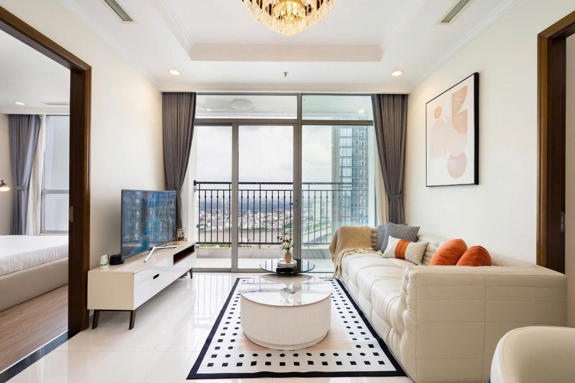 Peaceful Vinhomes Park - Landmark * Ho Chi Minh City
