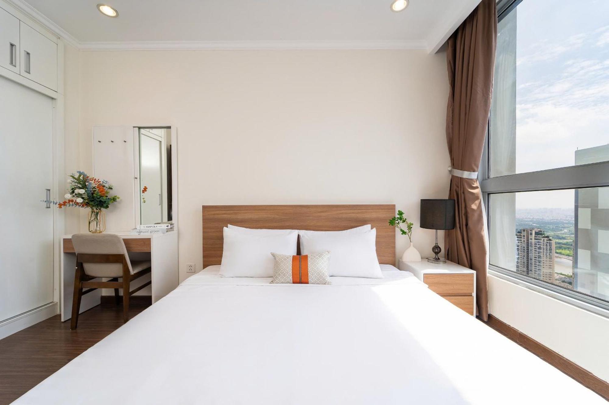 Peaceful Vinhomes Park - Landmark * Ho Chi Minh City