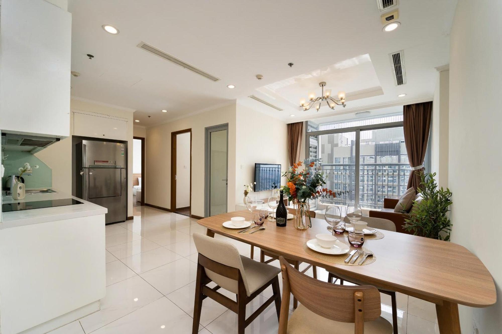 Apartment Peaceful Vinhomes Park - Landmark Ho Chi Minh City