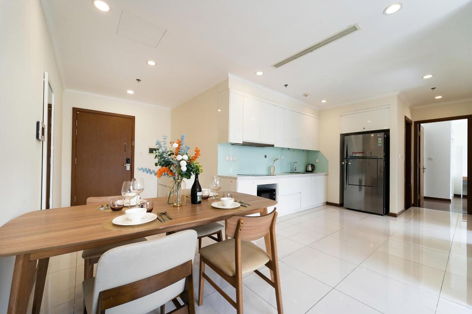 Apartment Peaceful Vinhomes Park - Landmark Ho Chi Minh City