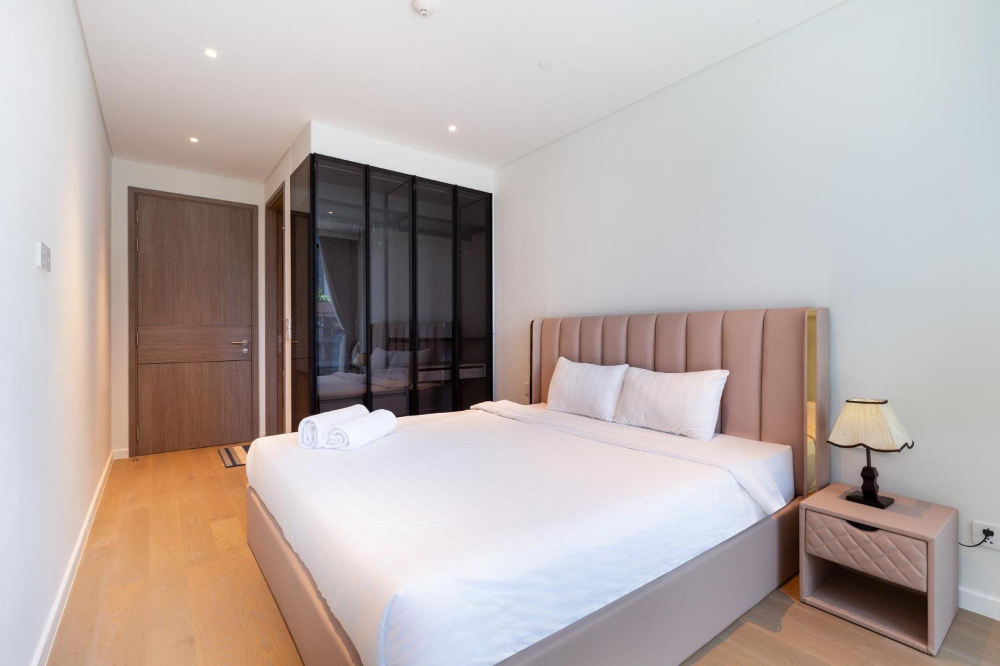 Apartment Metropole Square Cental Saigon