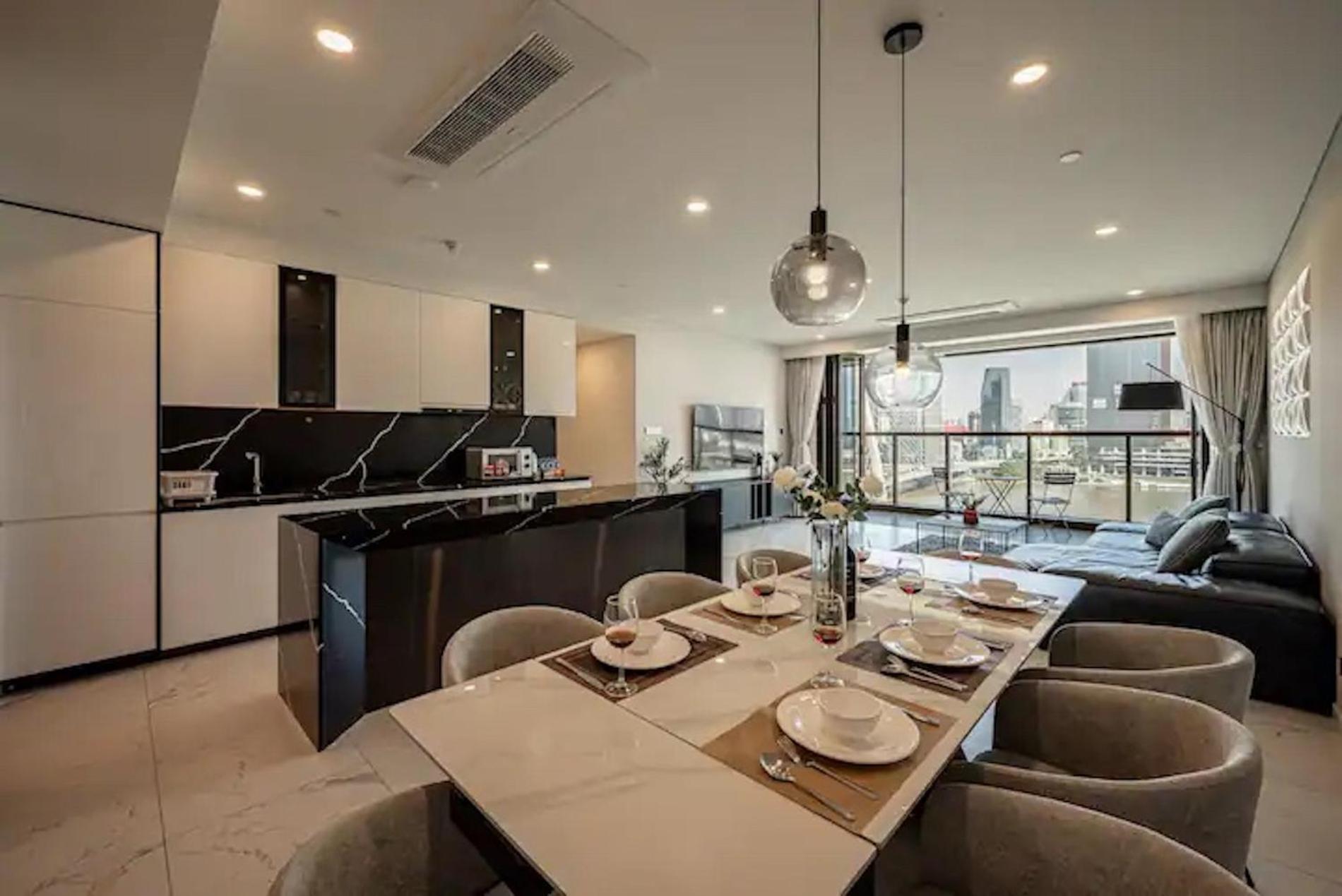Metropole Square Cental Saigon Apartment