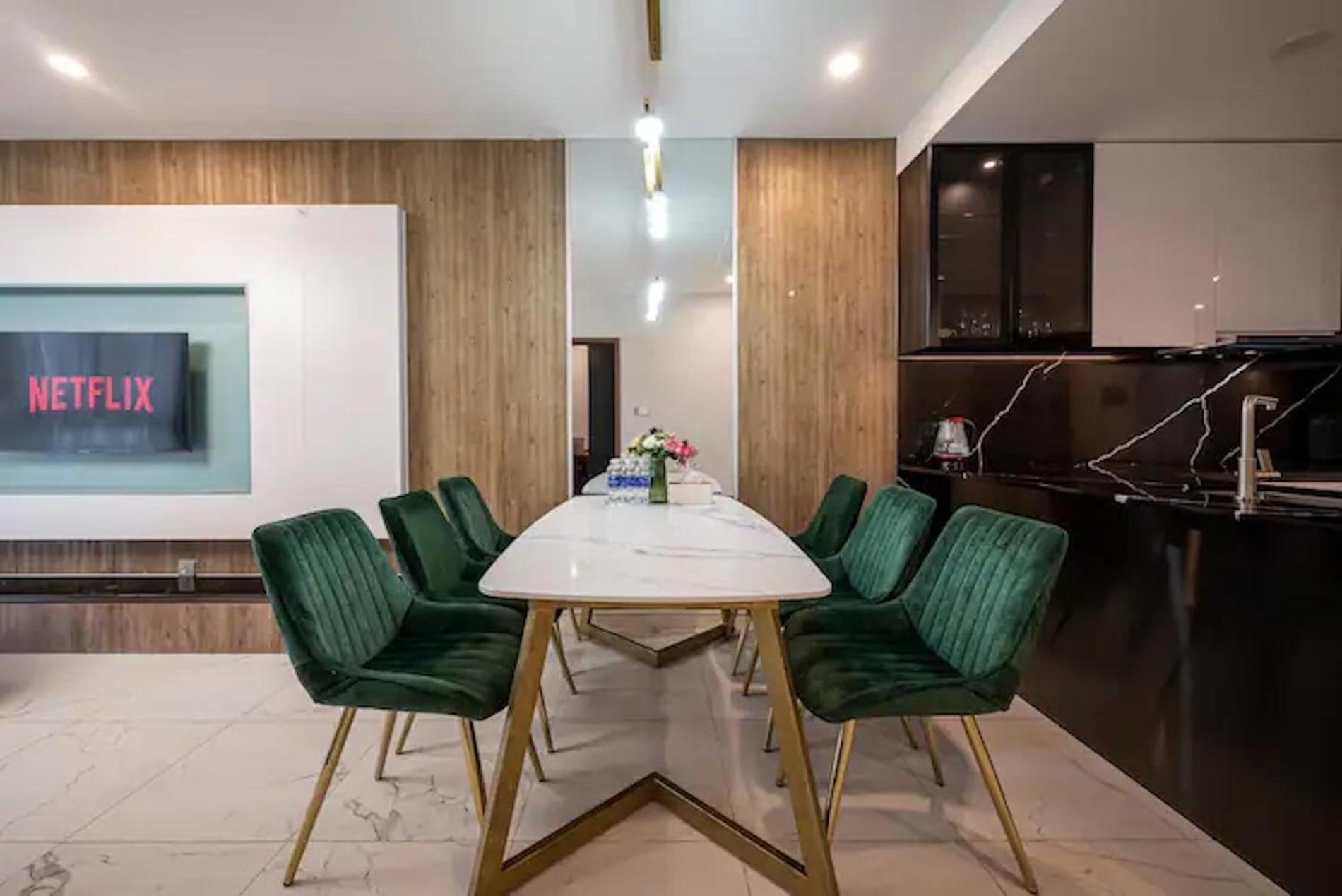 Metropole Square Cental Saigon Apartment