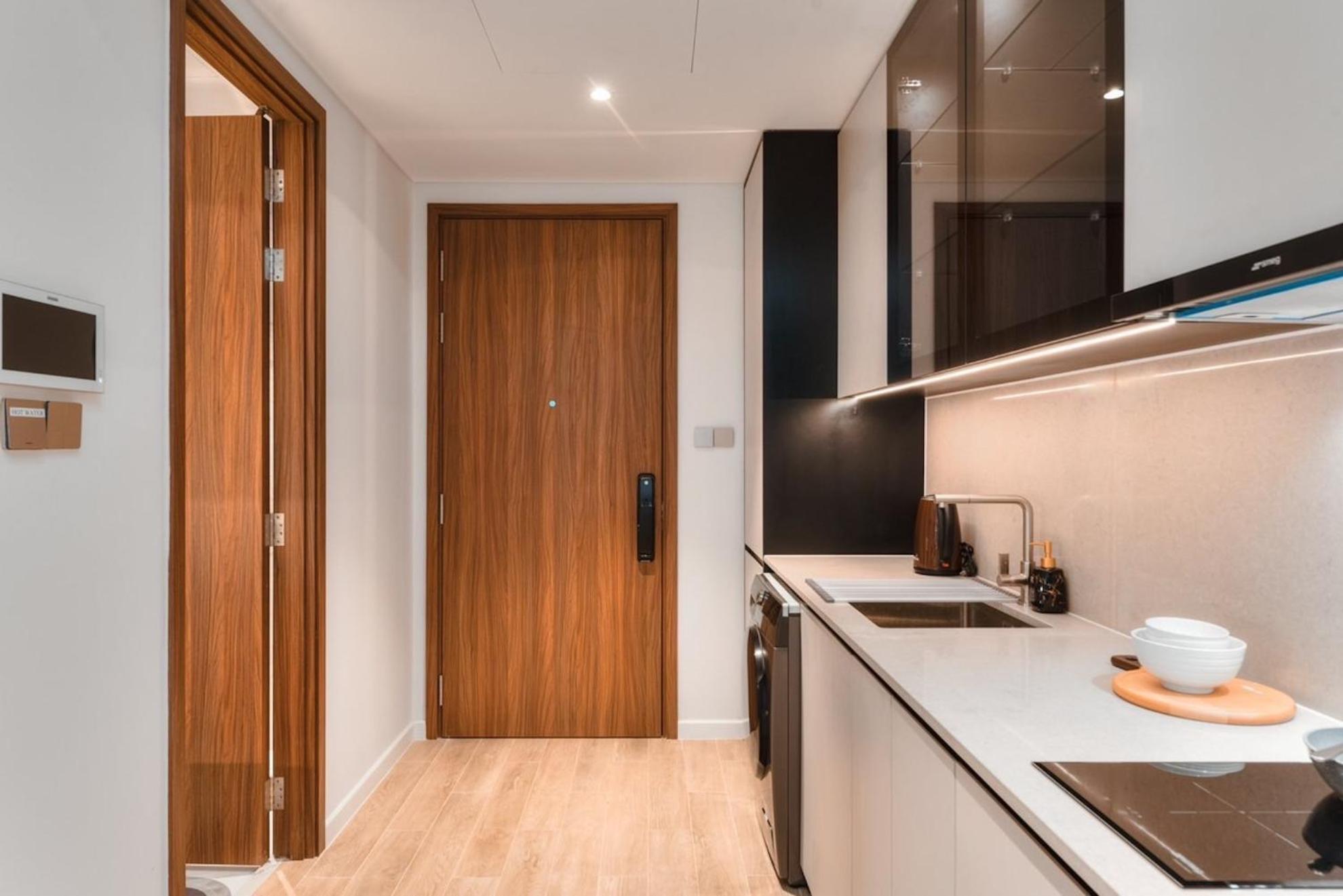 Metropole Square Cental Saigon Apartment