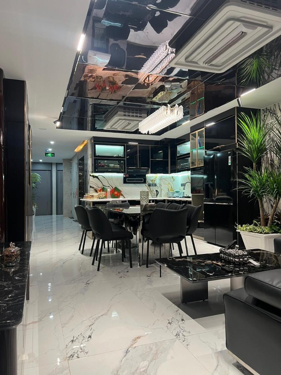 Bong Luxury * Ho Chi Minh City