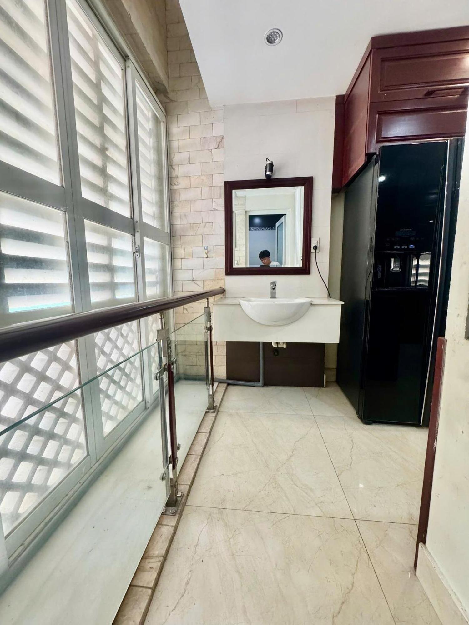 Pen Pho Quang Apartment