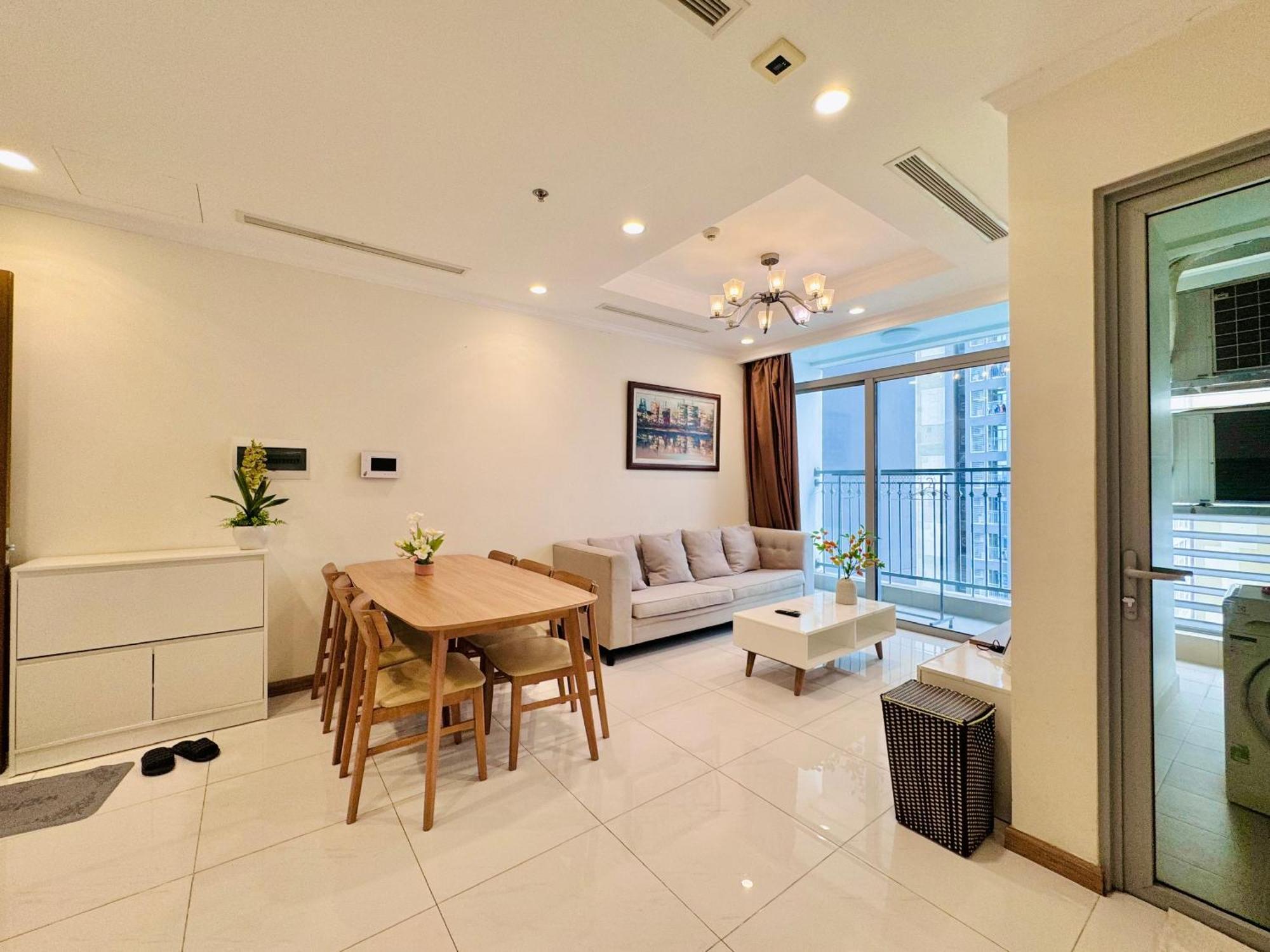 Apartment Vinhomes Park Bapbap - Ho Dich Vu Cho Thue *