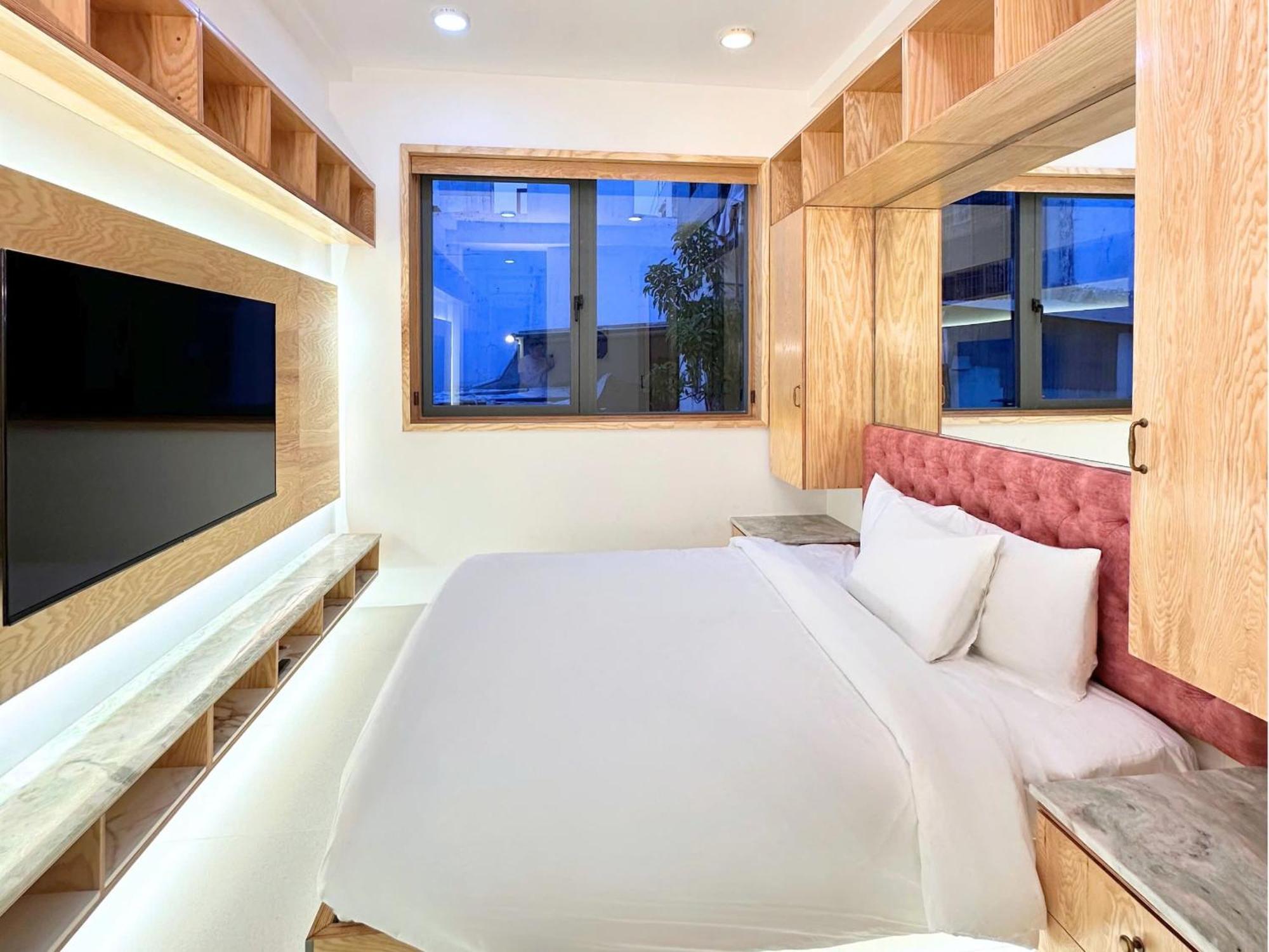Lam House *