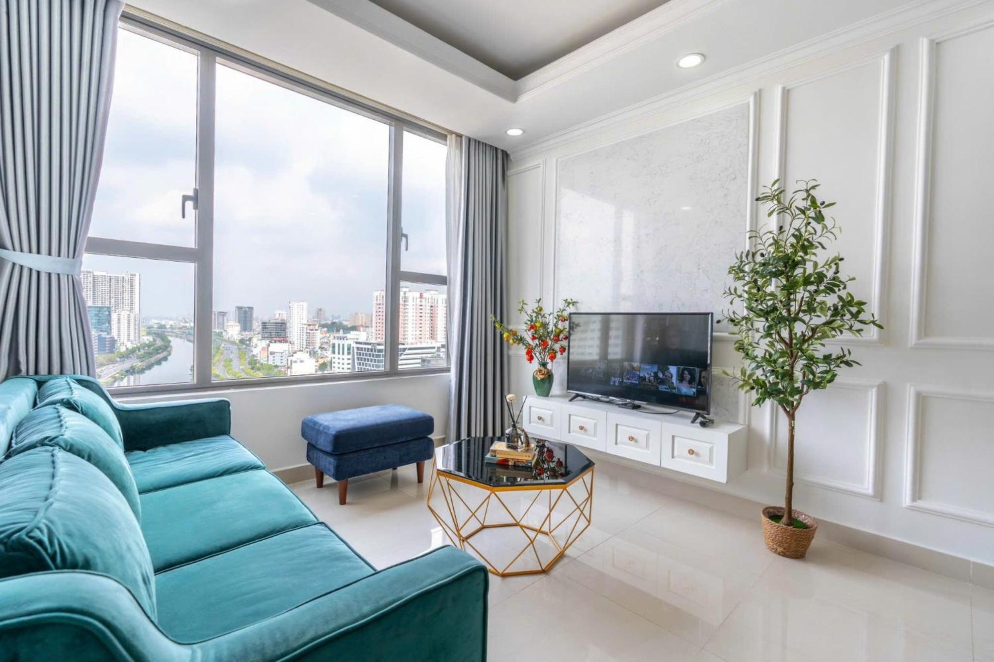 Luxury - Infinity Pool By Center * Ho Chi Minh City
