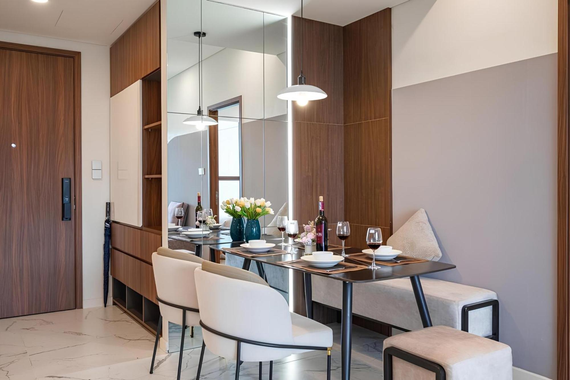 Apartment Metropole Opera Looking Over District 1