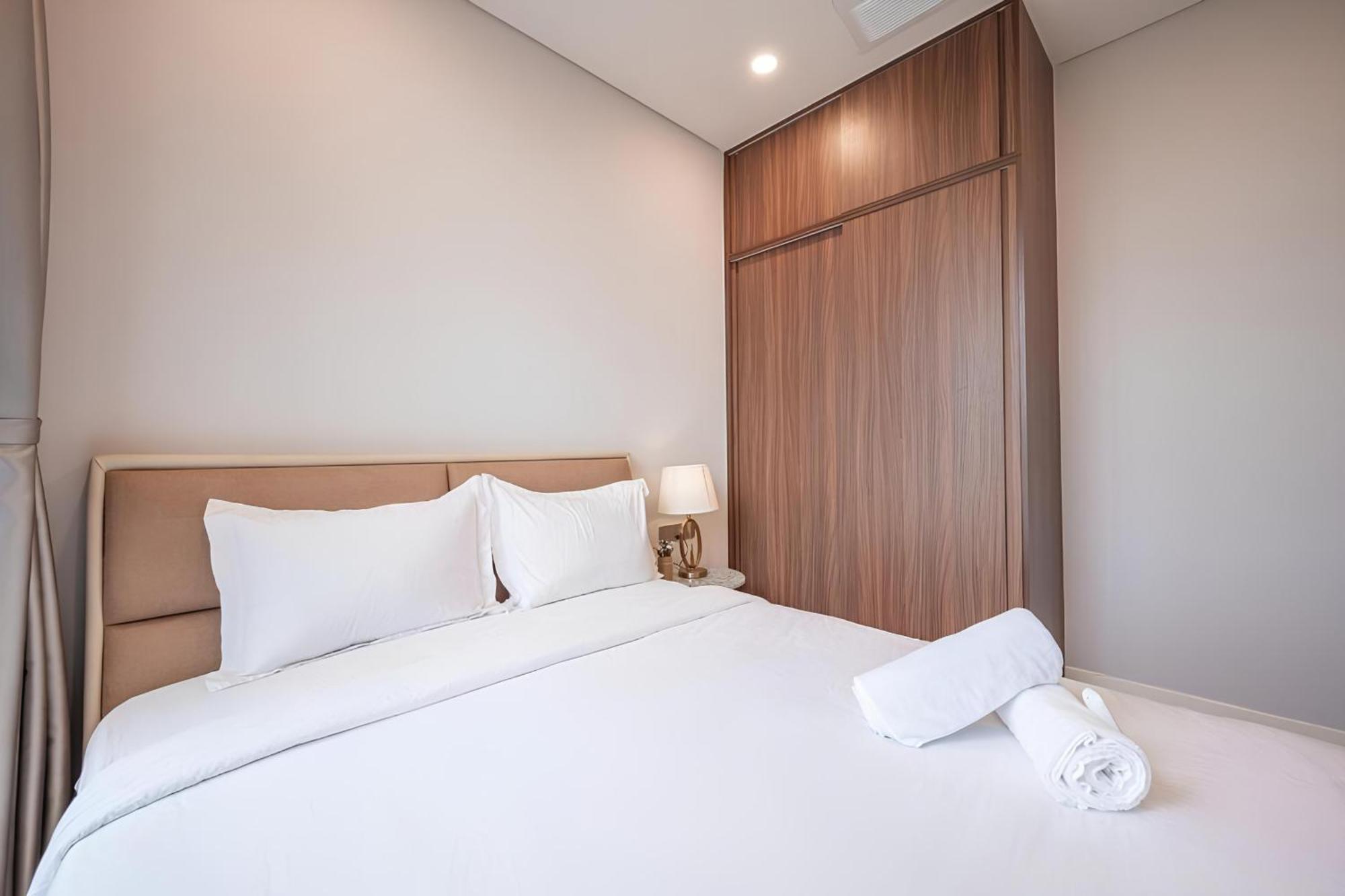 Metropole Opera Looking Over District 1 Apartment Ho Chi Minh City