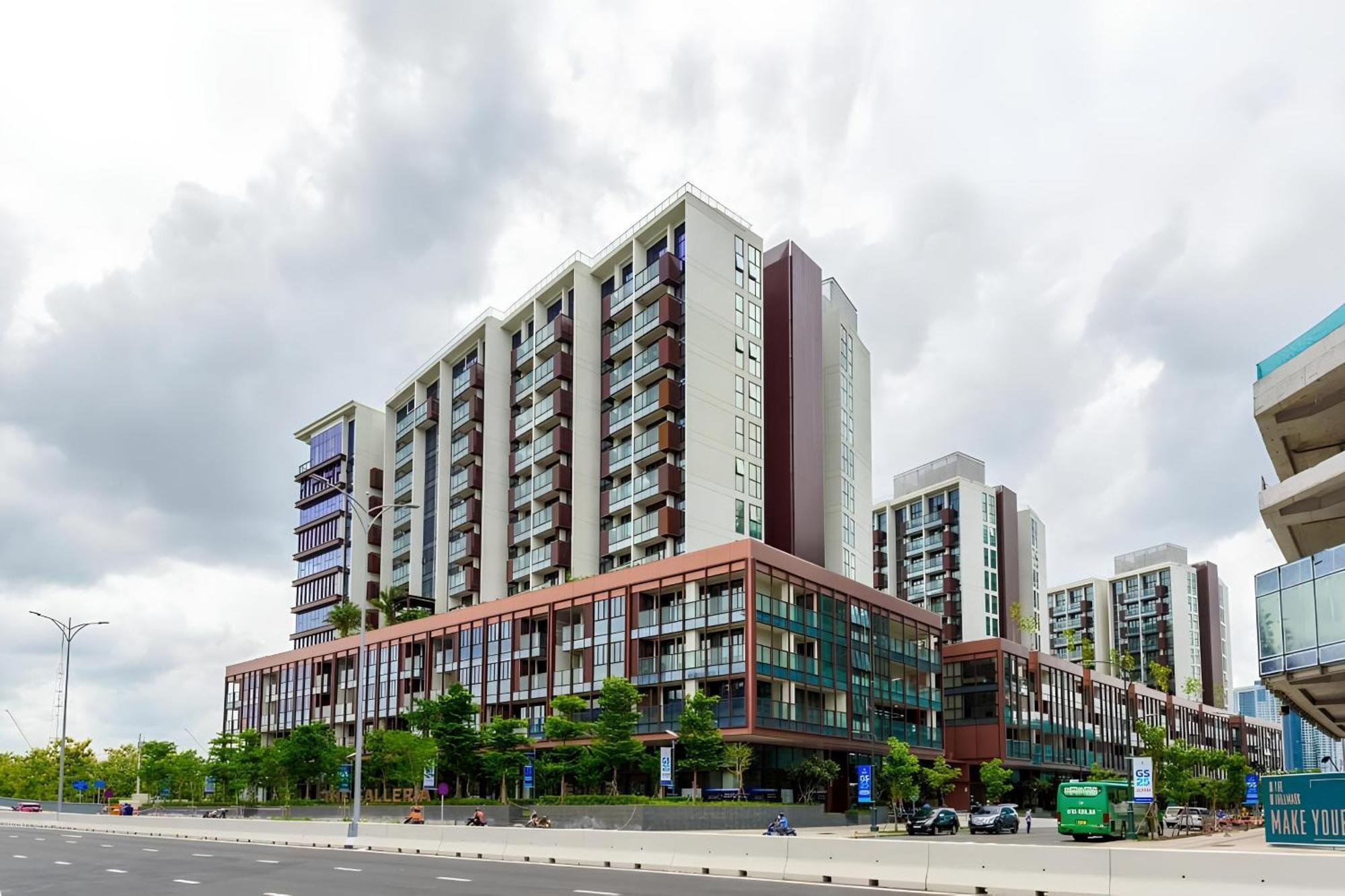 Apartment Metropole Opera Looking Over District 1 Ho Chi Minh City