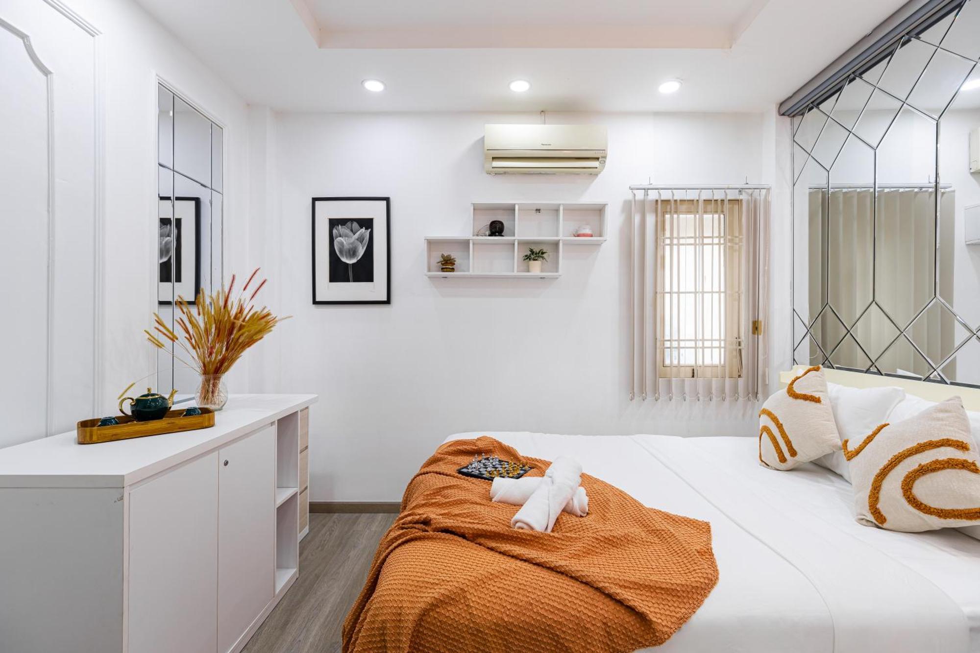 New Premium 5brs 4wc Local House Centre Town * Ho Chi Minh City