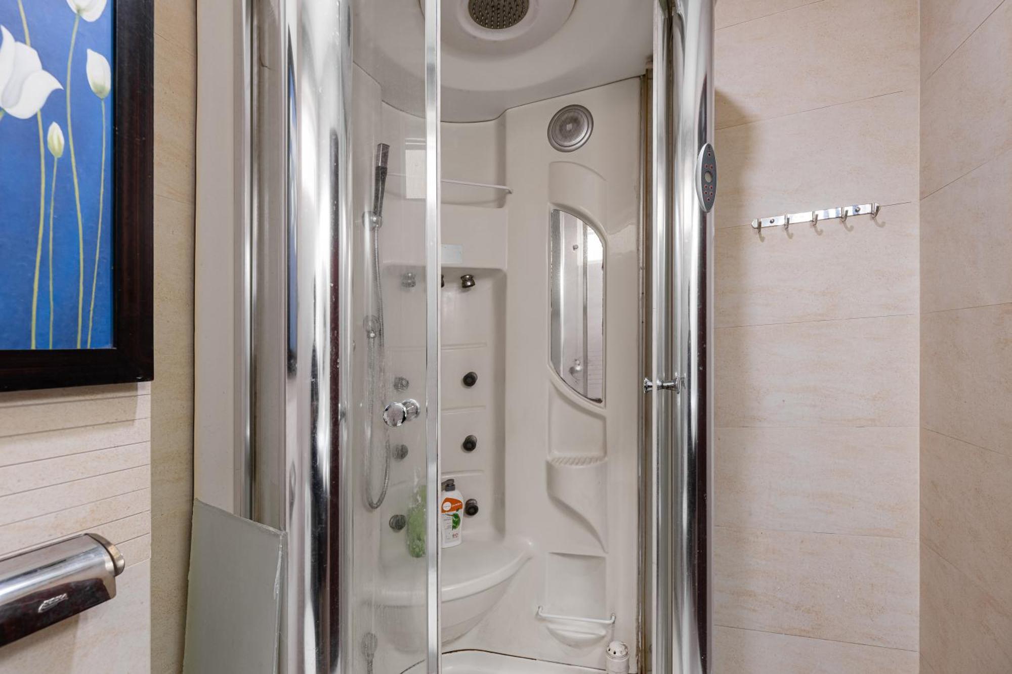 New Premium 5brs 4wc Local House Centre Town *