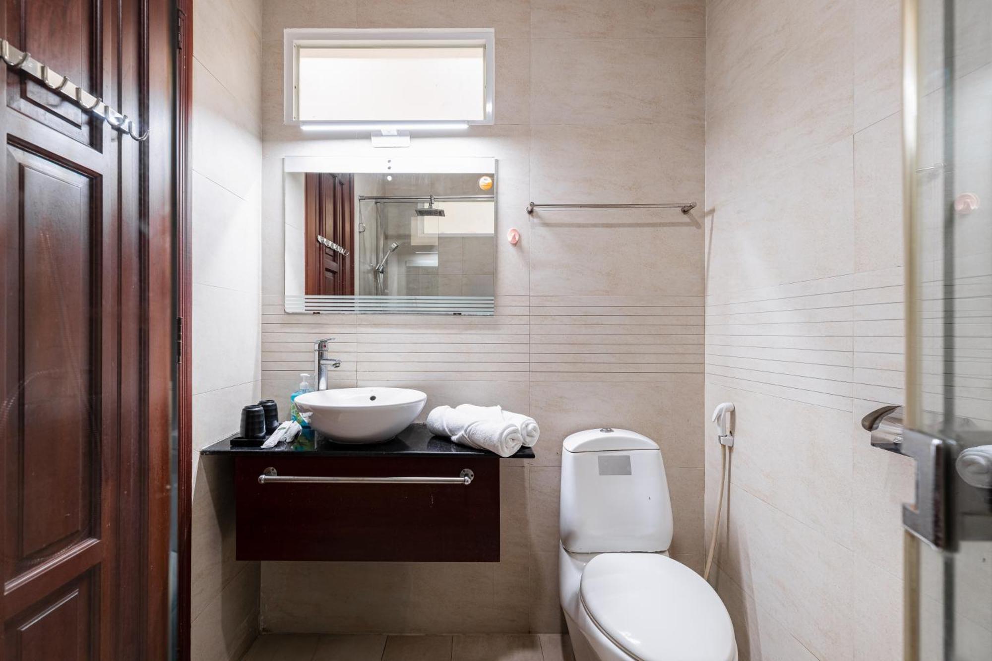 New Premium 5brs 4wc Local House Centre Town * Ho Chi Minh City