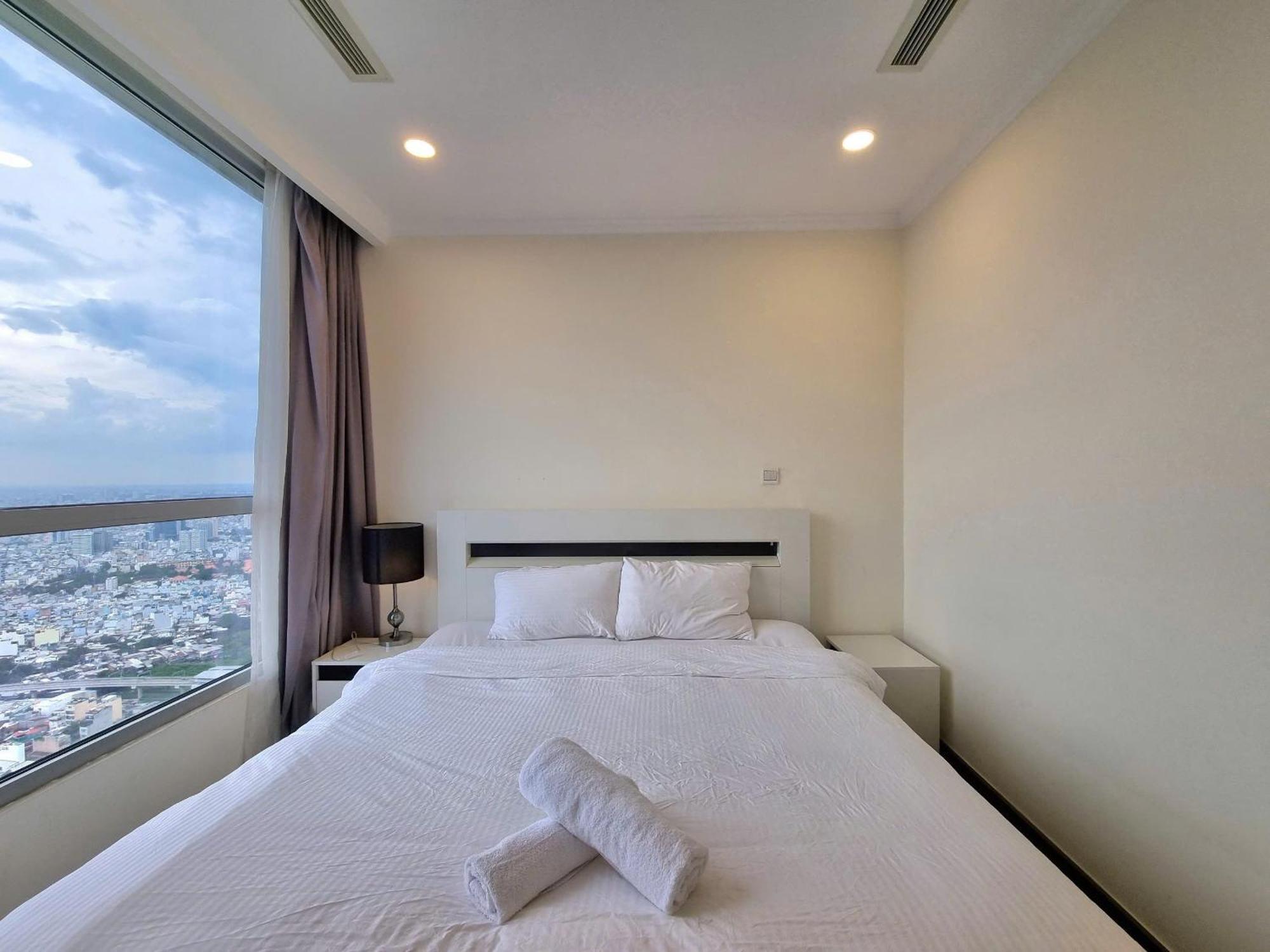 Vinhome Park To Enjoy * Ho Chi Minh City