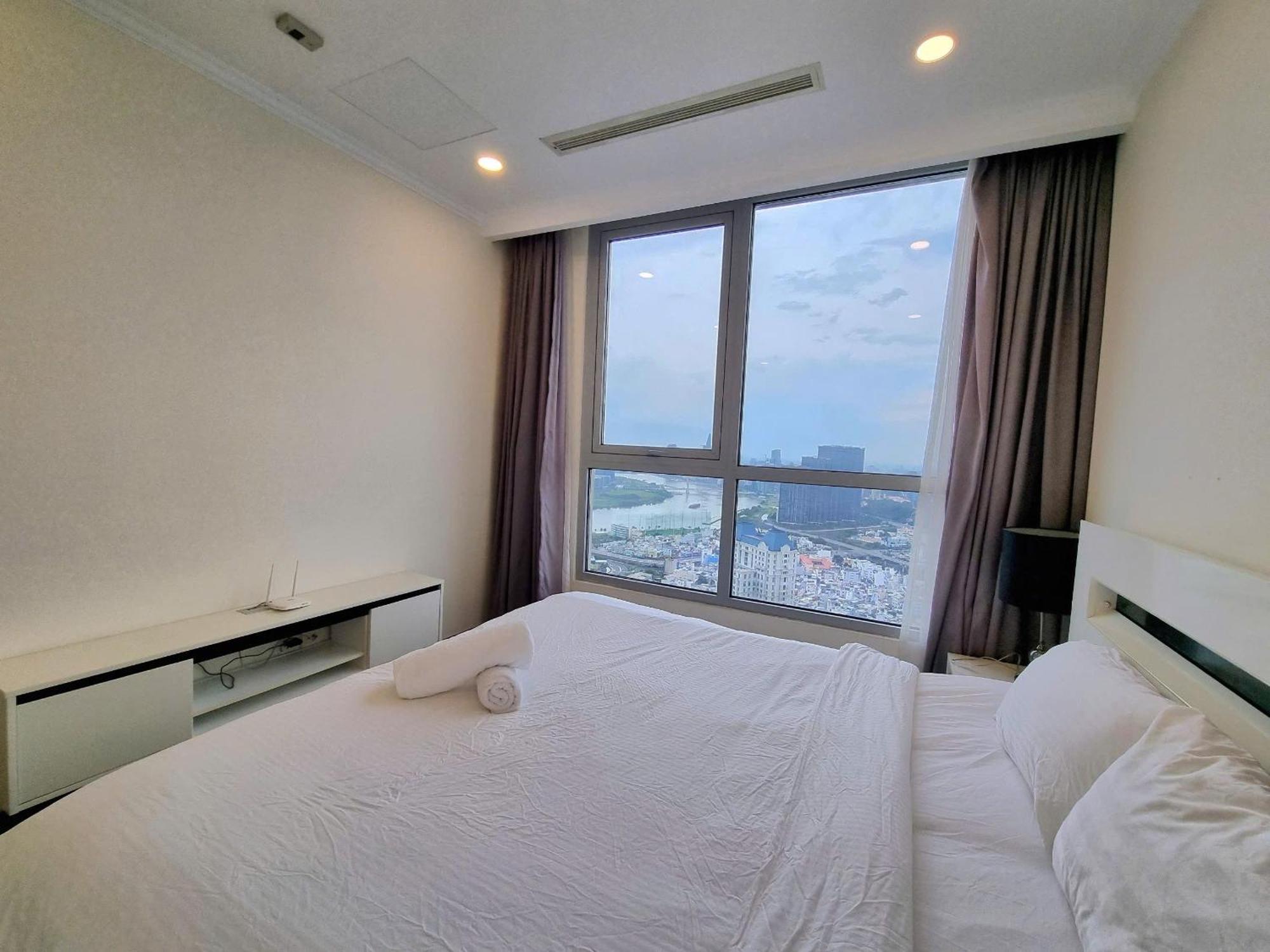 Vinhome Park To Enjoy * Ho Chi Minh City