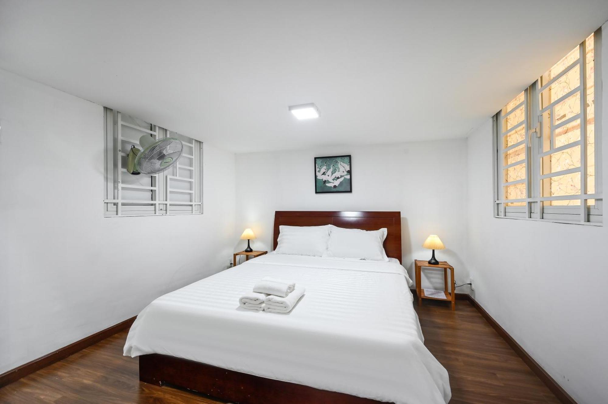 80m2 Apt, Bui Vien St, District 1, Hcmc Saigon