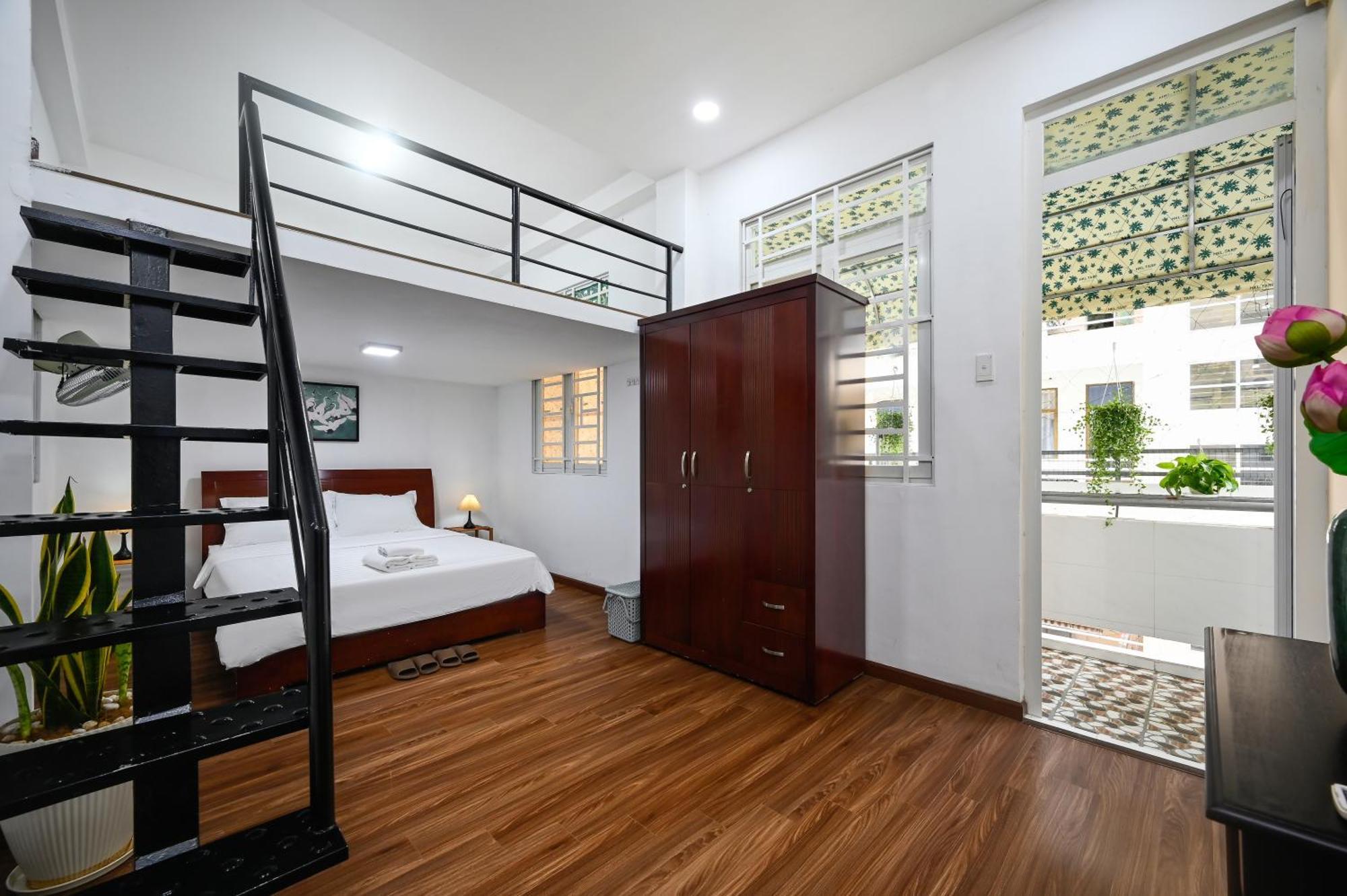 80m2 Apt, Bui Vien St, District 1, Hcmc Saigon Ho Chi Minh City