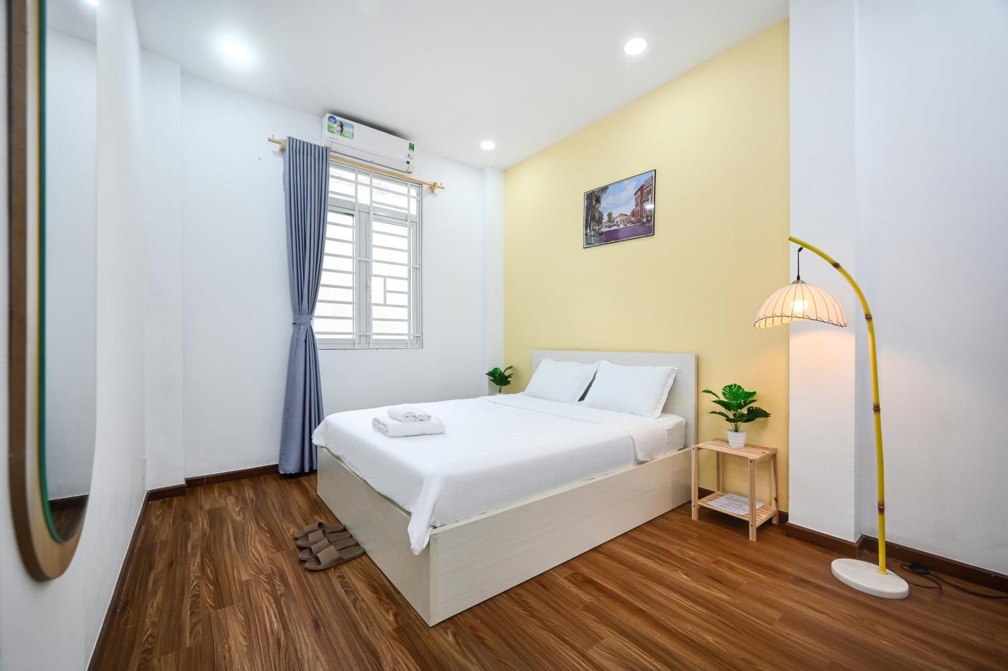 Apartment 80m2 Apt, Bui Vien St, District 1, Hcmc Saigon