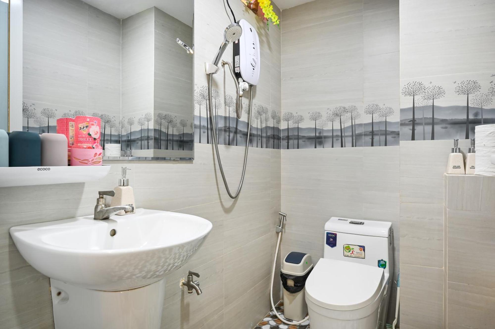 Apartment 80m2 Apt, Bui Vien St, District 1, Hcmc Saigon