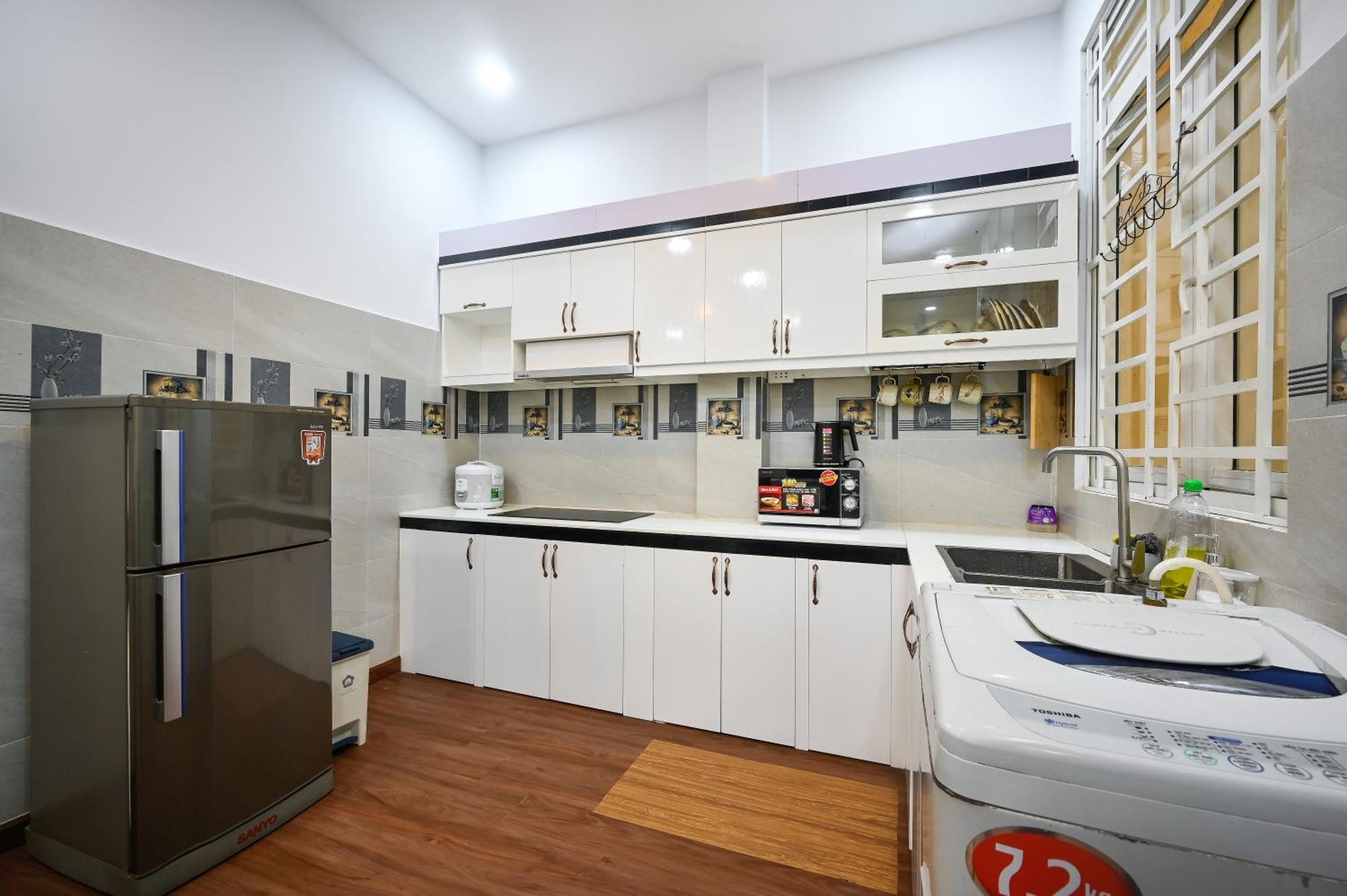 Apartment 80m2 Apt, Bui Vien St, District 1, Hcmc Saigon *