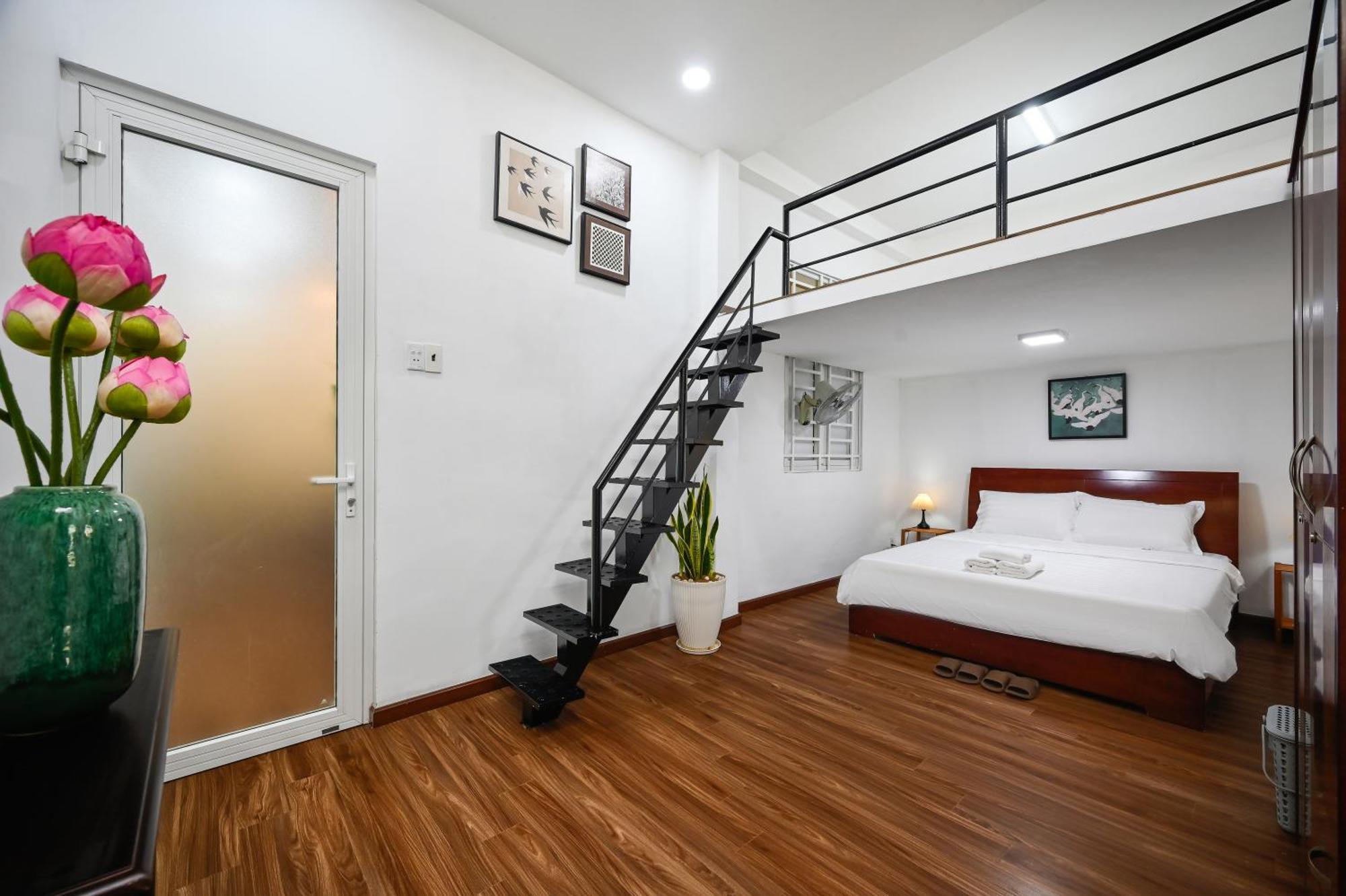 80m2 Apt, Bui Vien St, District 1, Hcmc Saigon