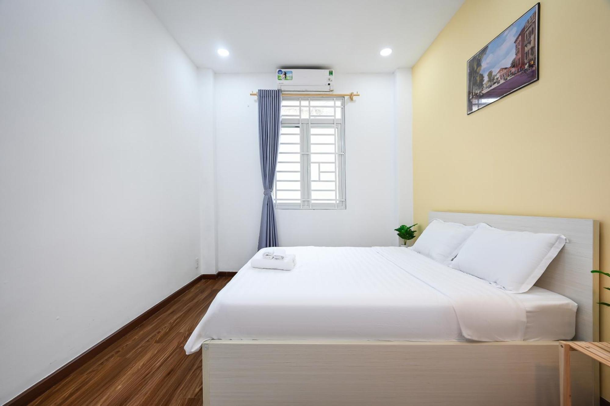 80m2 Apt, Bui Vien St, District 1, Hcmc Saigon Ho Chi Minh City