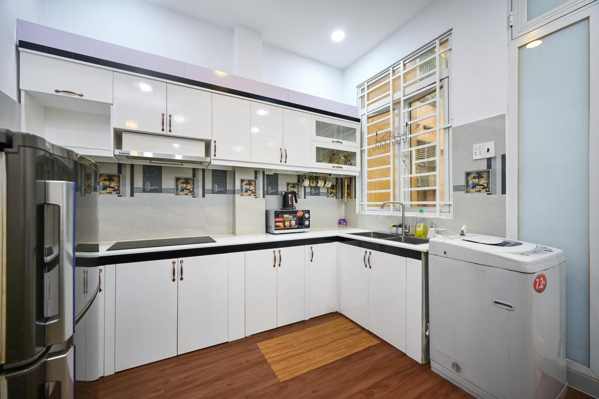 80m2 Apt, Bui Vien St, District 1, Hcmc Saigon Apartment