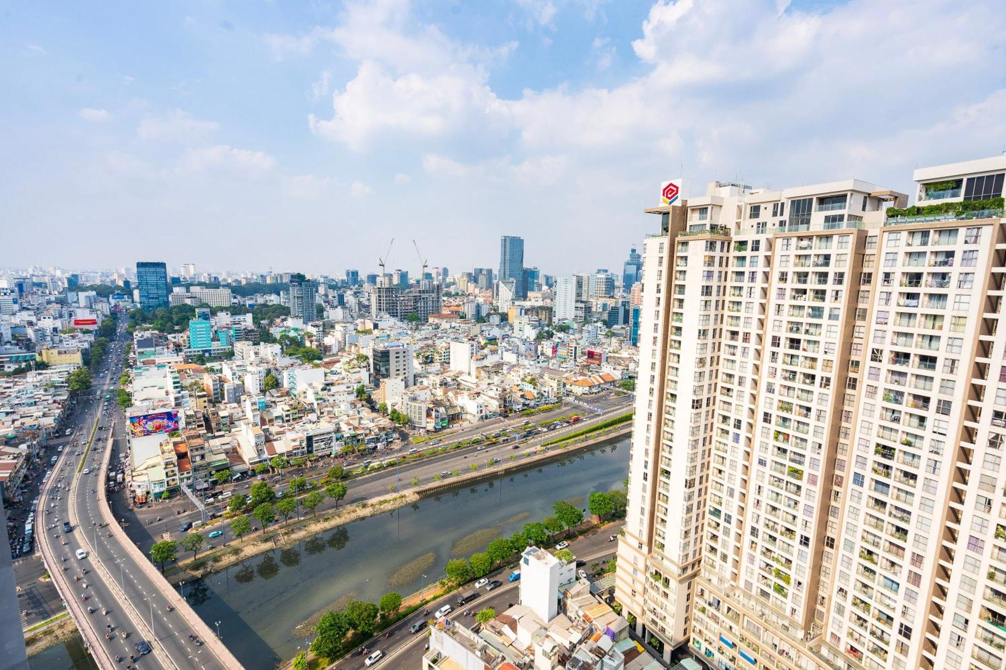 Pangsapuri With Me Saigon - Rivergate Building