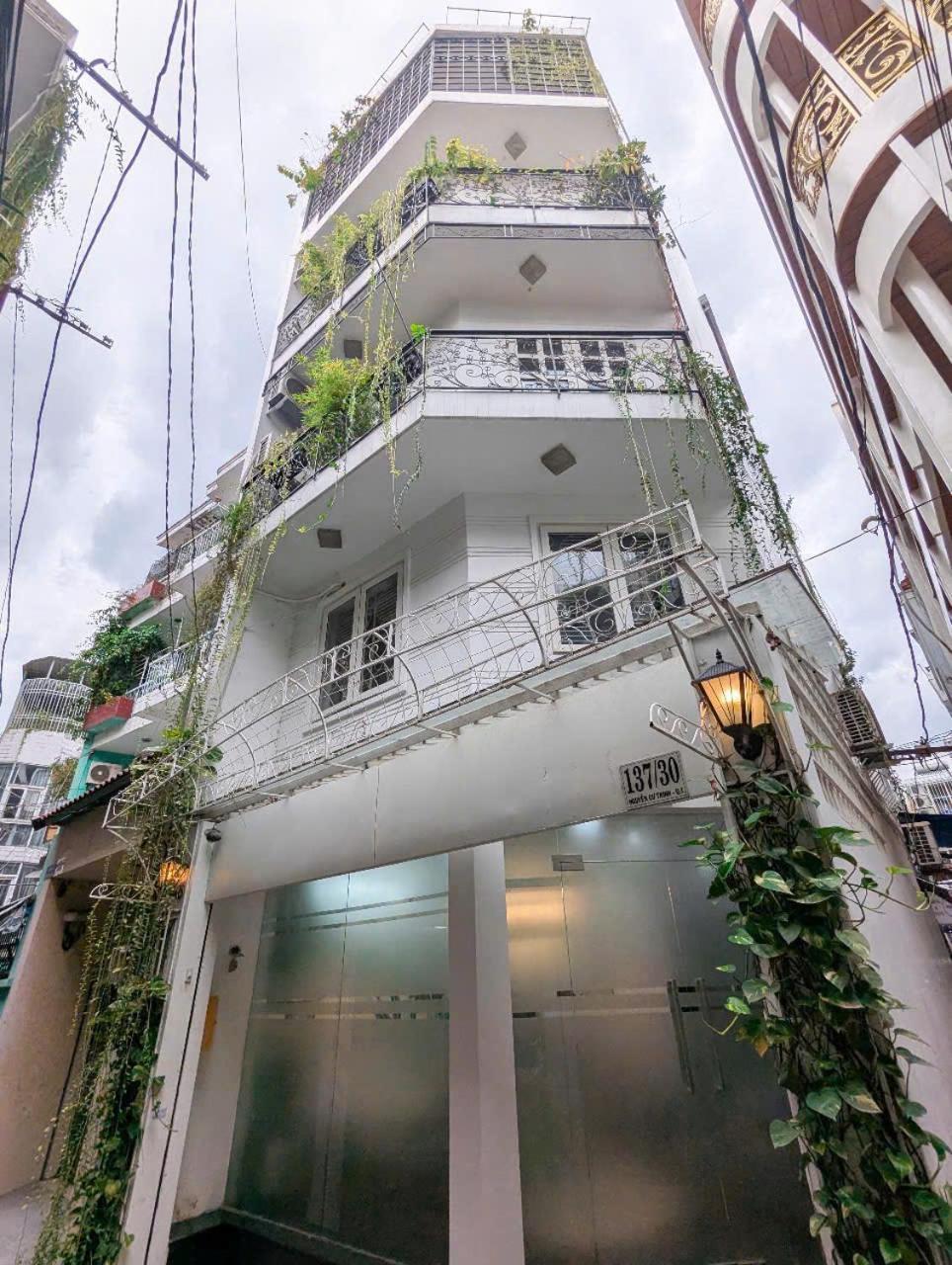 Nha Nguyen 4brs 5wc Gan Bui Vien Trung Tam Thanh Pho Ho Chi Minh City