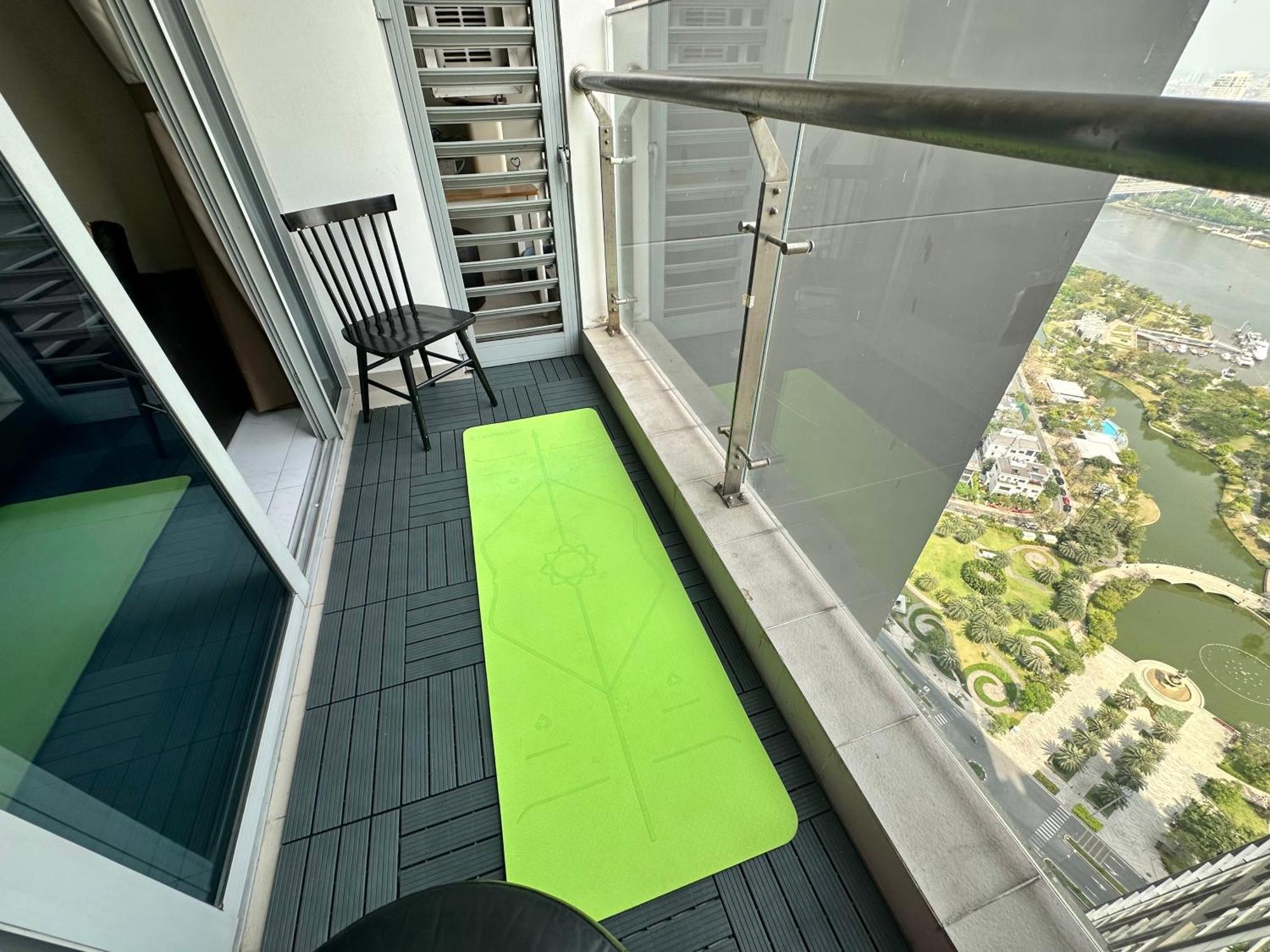 Stunning River View 2brs At Vinhomes Landmark 81 Apartment *