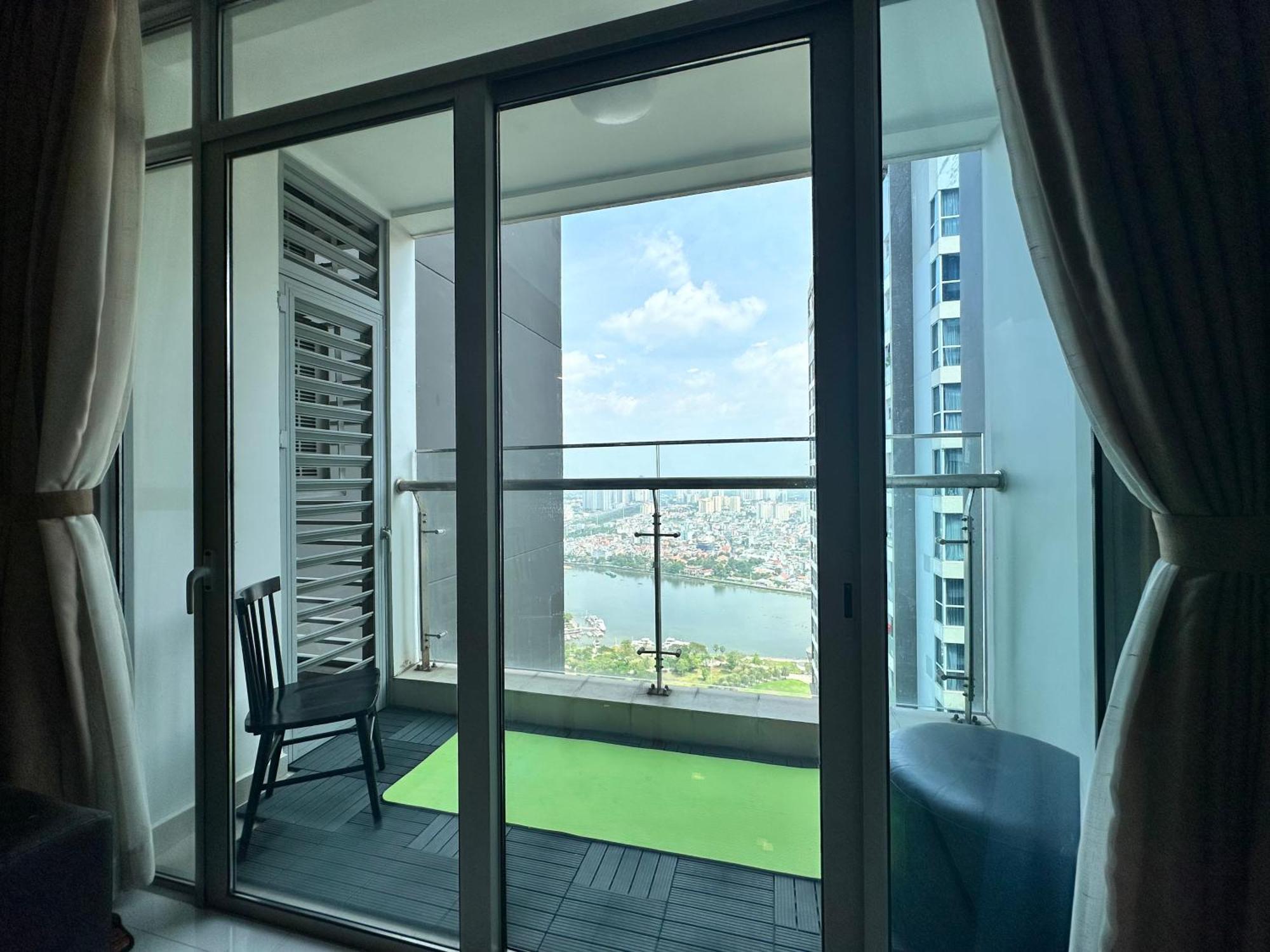 Stunning River View 2brs At Vinhomes Landmark 81