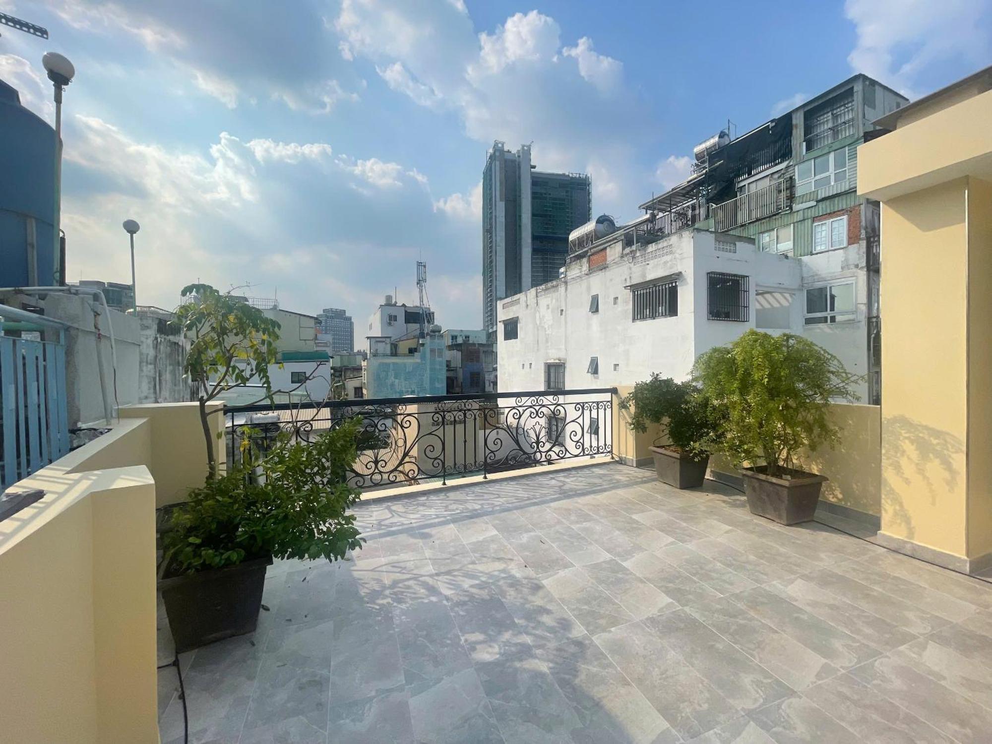 Luxury 5 Bedroom Townhouse In The Centre * Ho Chi Minh City