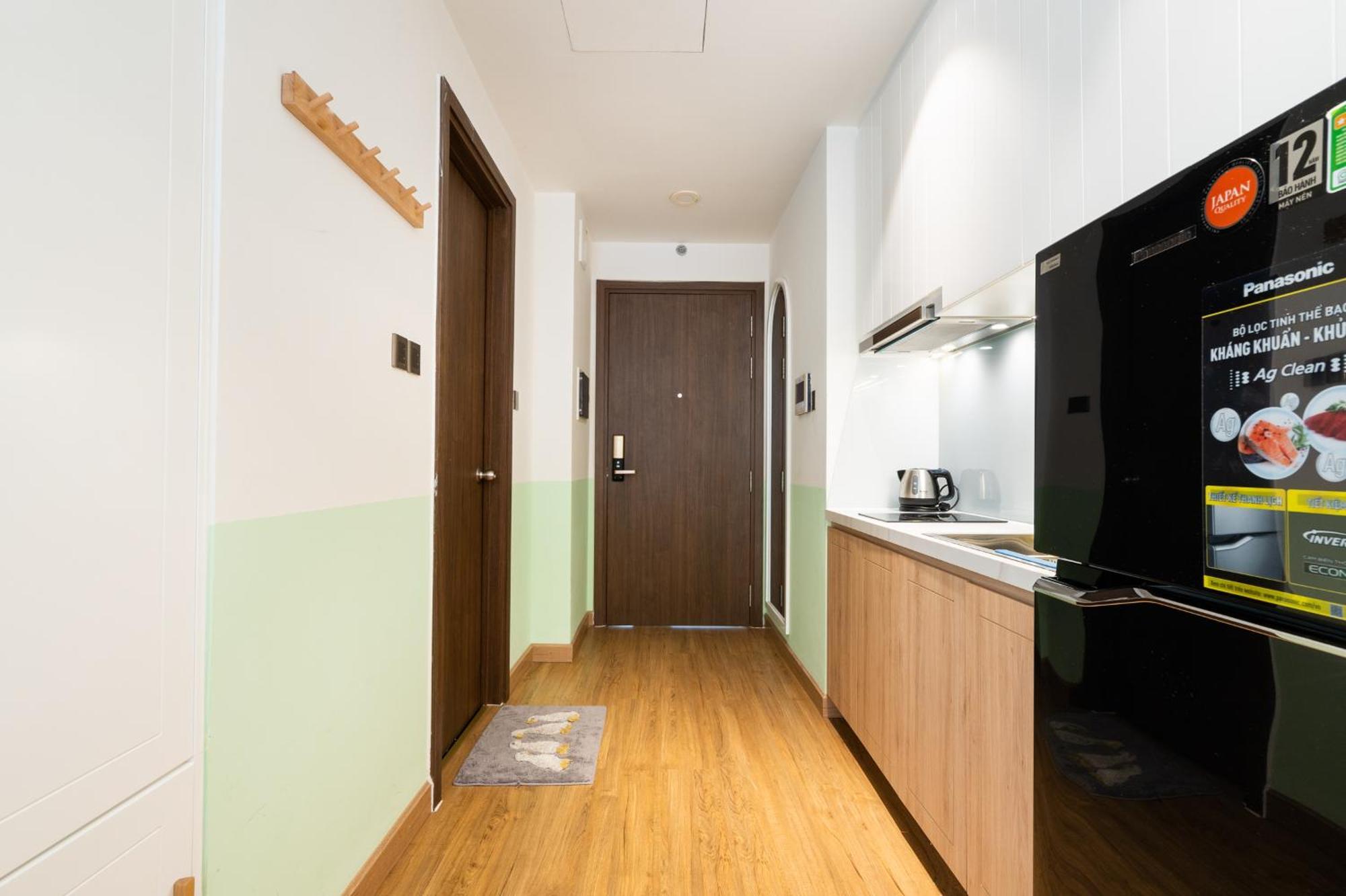 Saigon Royal - The Tropical - D4 - Hana Apartment *