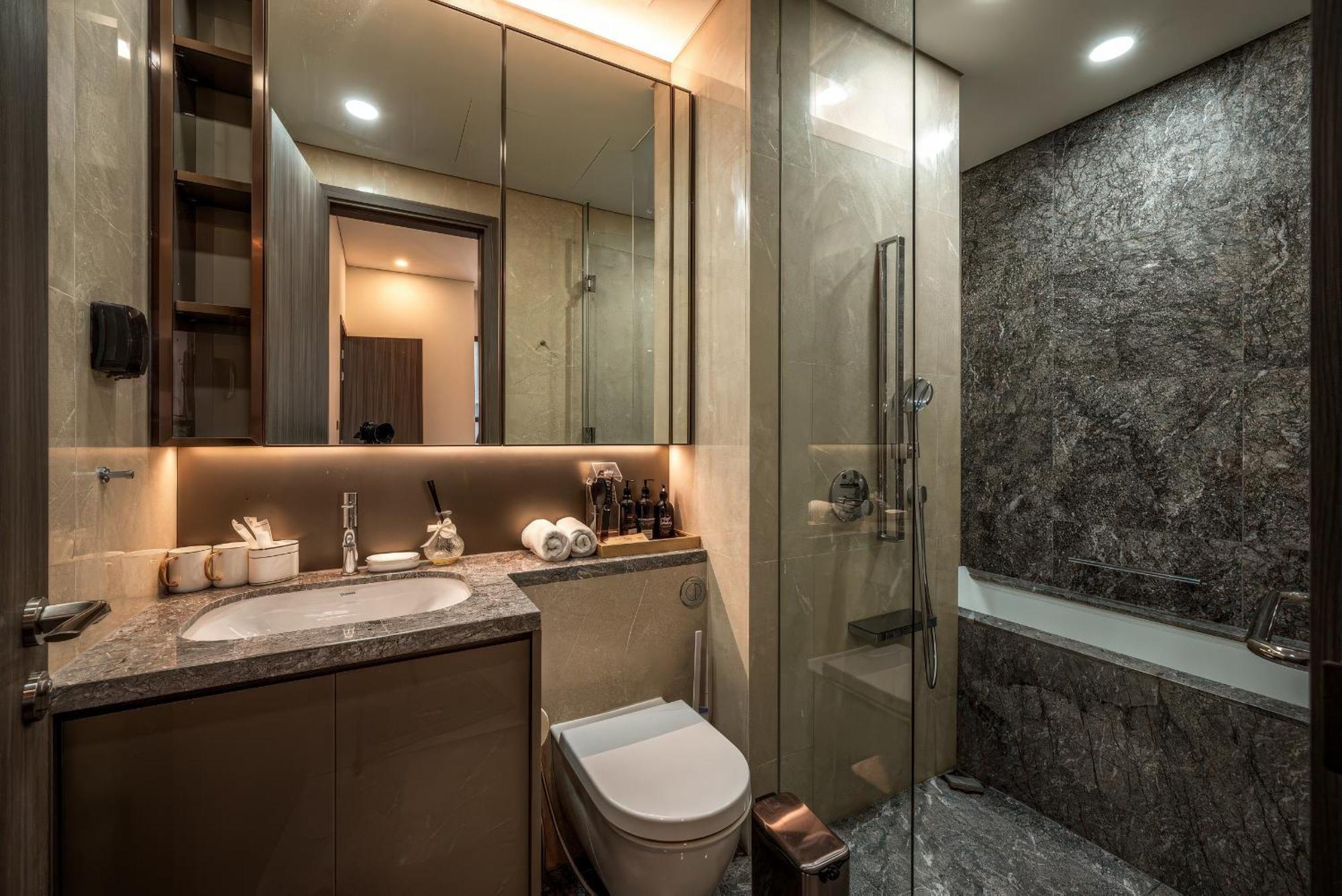 Genius Saigon - The Marq District 1 Pool & Gym & Sauna Apartment *