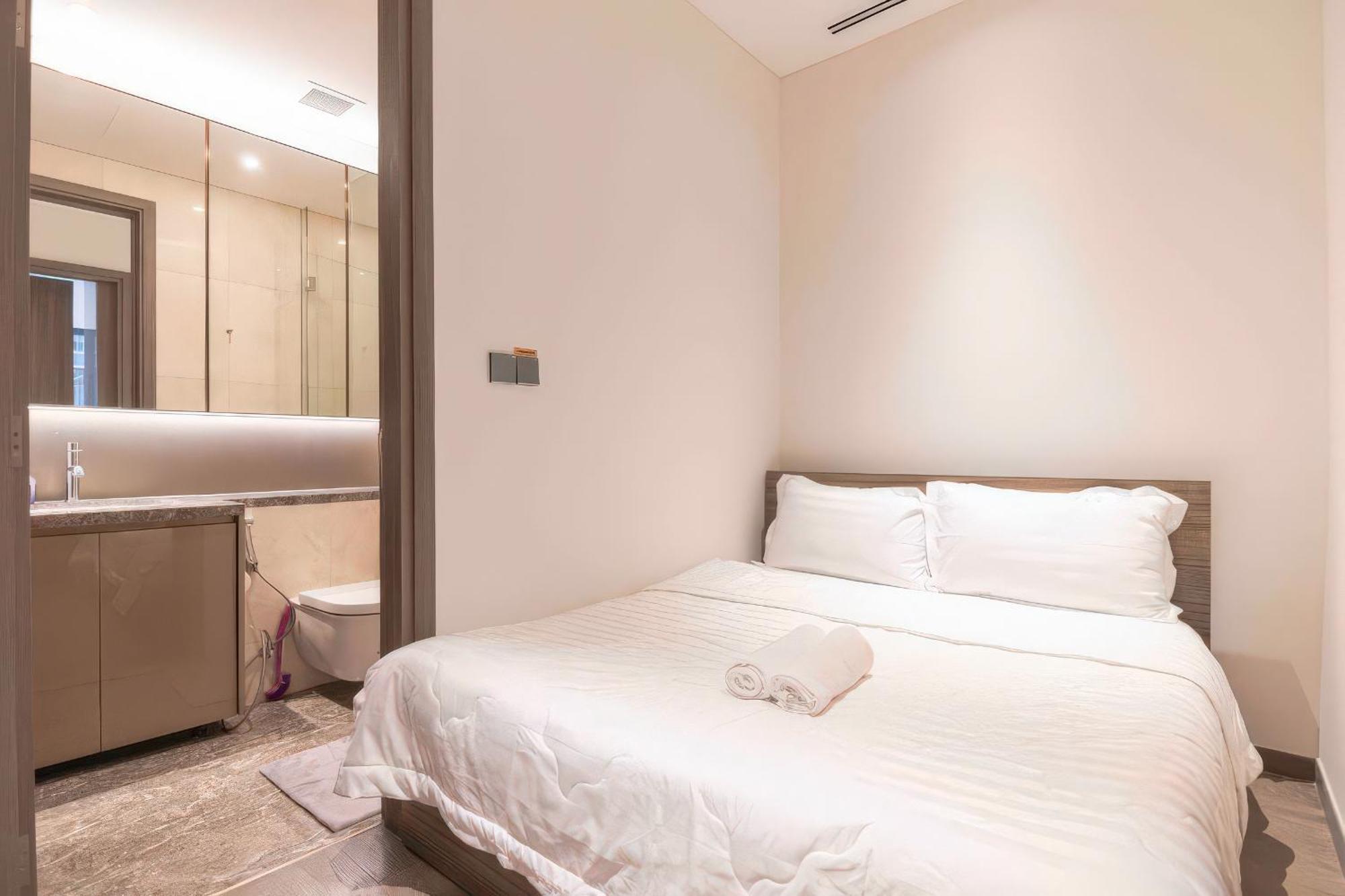 Genius Saigon - The Marq District 1 Pool & Gym & Sauna Apartment Ho Chi Minh City