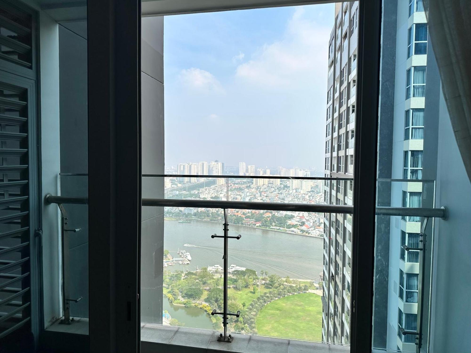 Apartment Stunning River View 2brs At Vinhomes Landmark 81