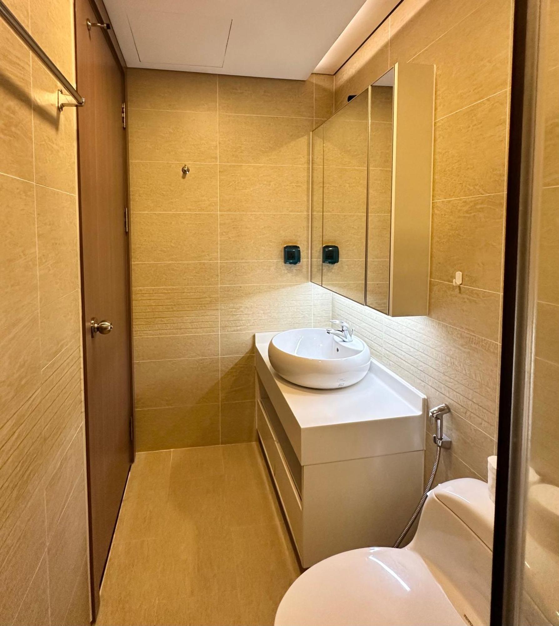 Stunning River View 2brs At Vinhomes Landmark 81