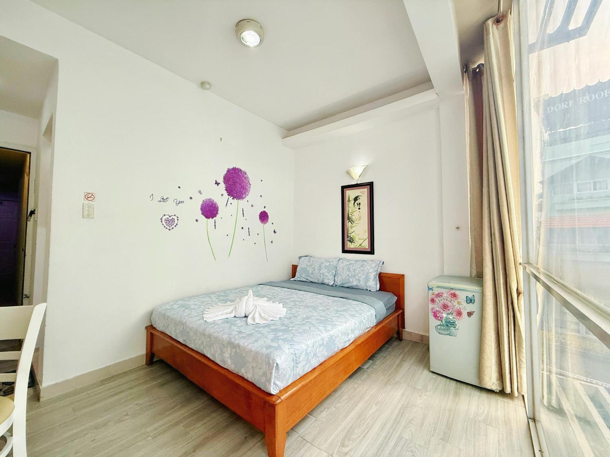 Line Hotel *