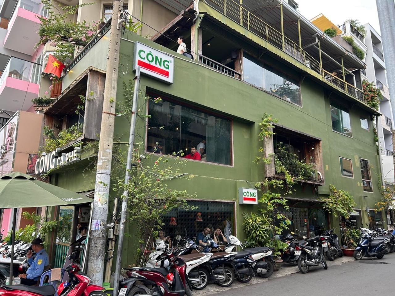 Apartment Brand New 1br Private, Sleek & Cozy Spot Ho Chi Minh City