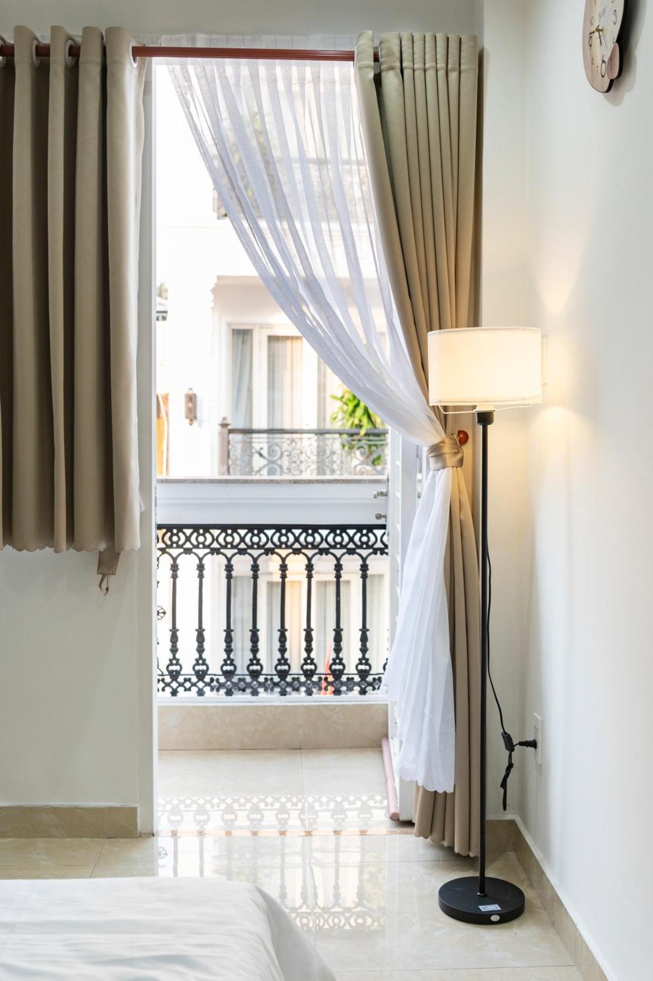 Spacious 1br Private Balcony & Cozy Netflix Apartment Ho Chi Minh City