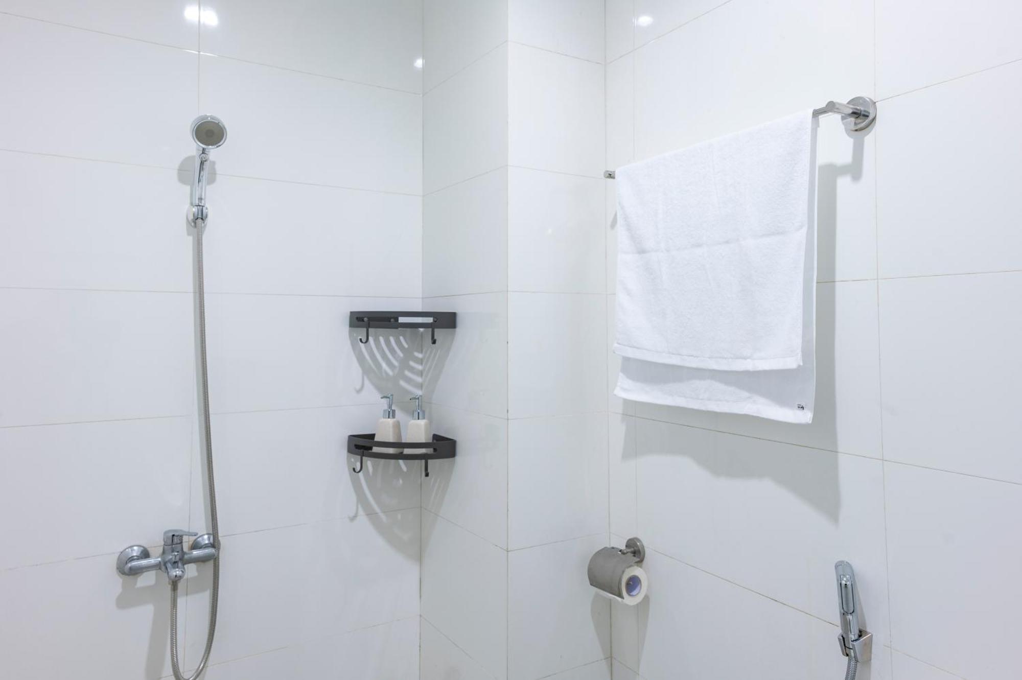 Spacious 1br Private Balcony & Cozy Netflix Apartment Ho Chi Minh City