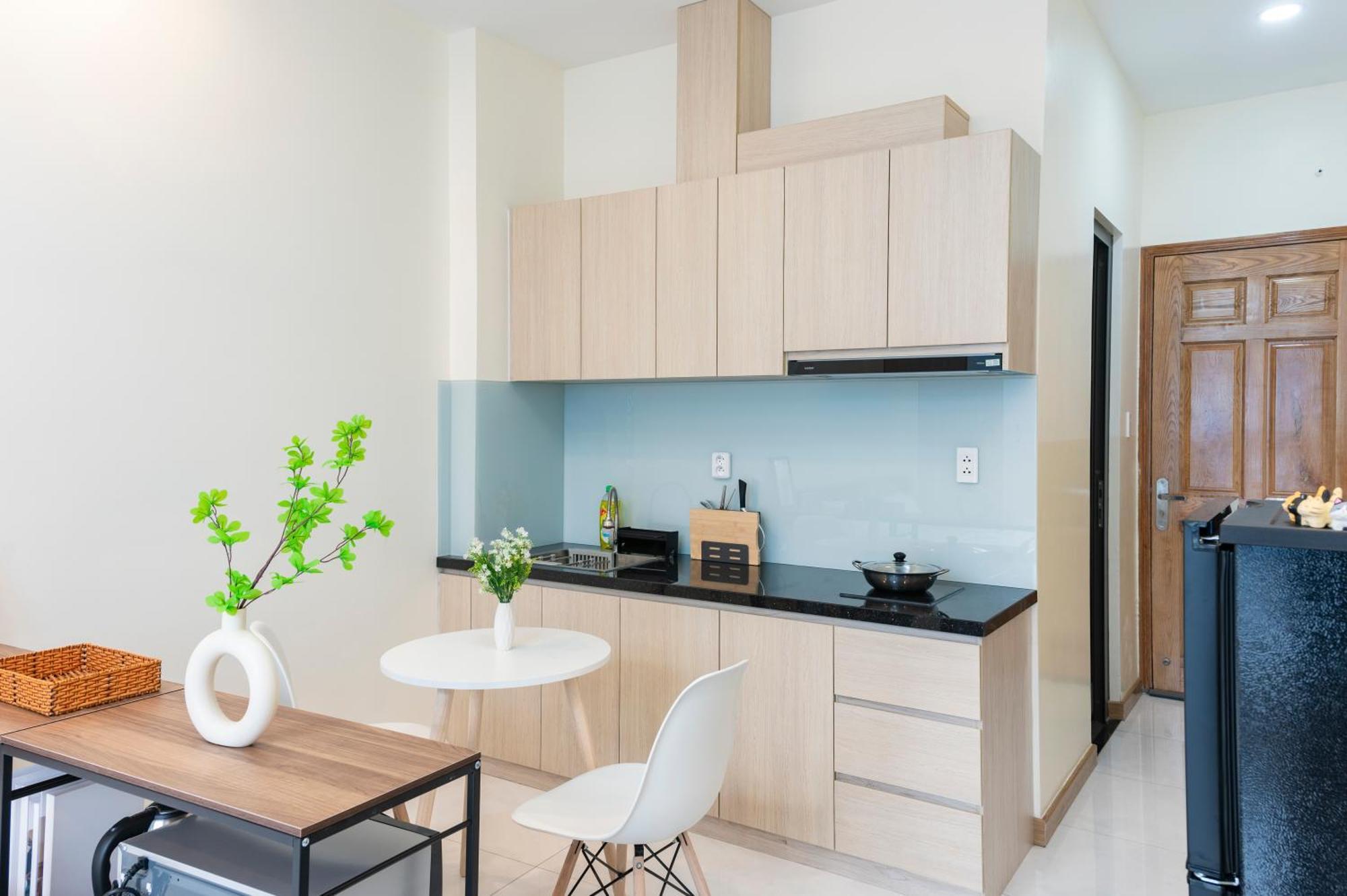Spacious 1br Private, Sleek & Cozy Escape Apartment *
