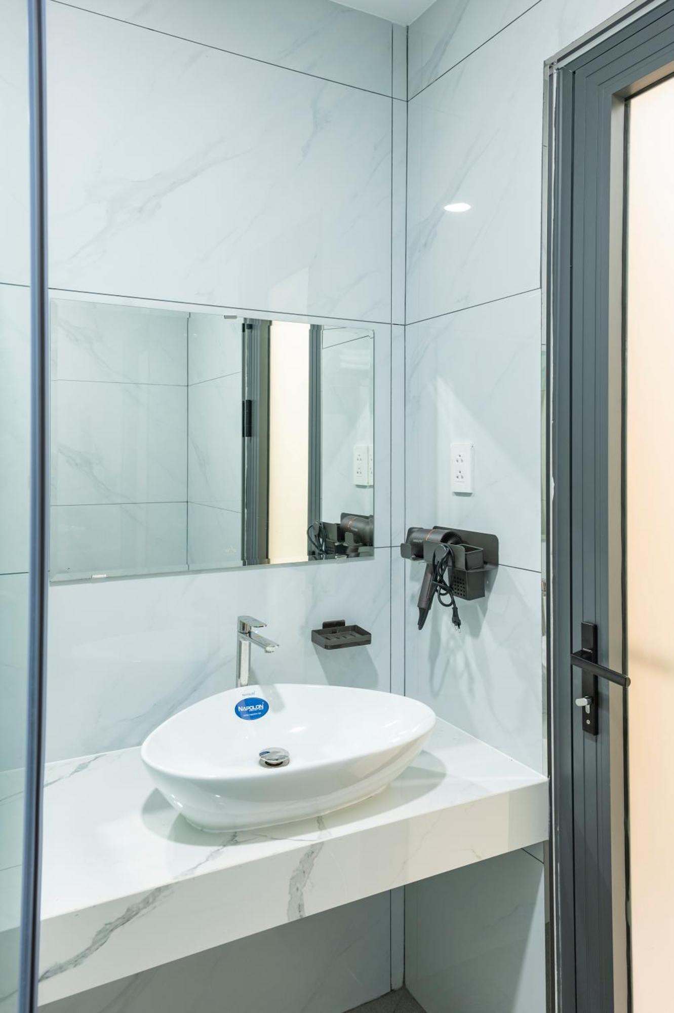 Apartment Spacious 1br Private, Sleek & Cozy Escape *